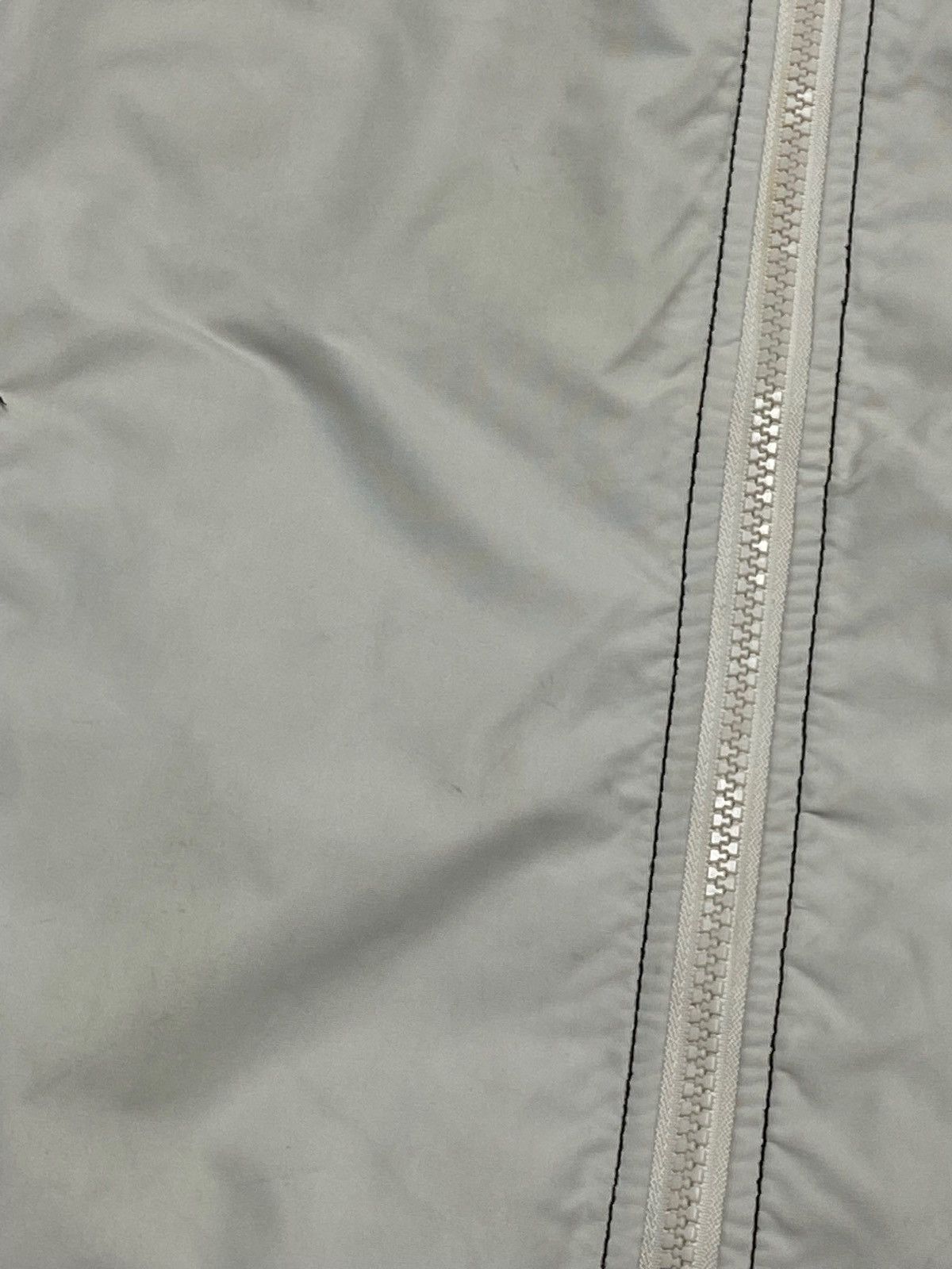 Armani Vintage ARMANI JEANS Grey Lightweight Hood Jacket Shell Size US XL / EU 56 / 4 - 21 Thumbnail