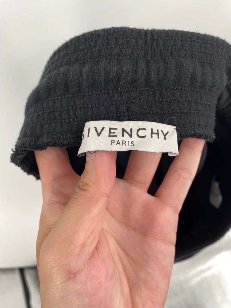 Givenchy Givenchy SizeS Embroidered Letter Shorts Size US 29 - 3 Thumbnail