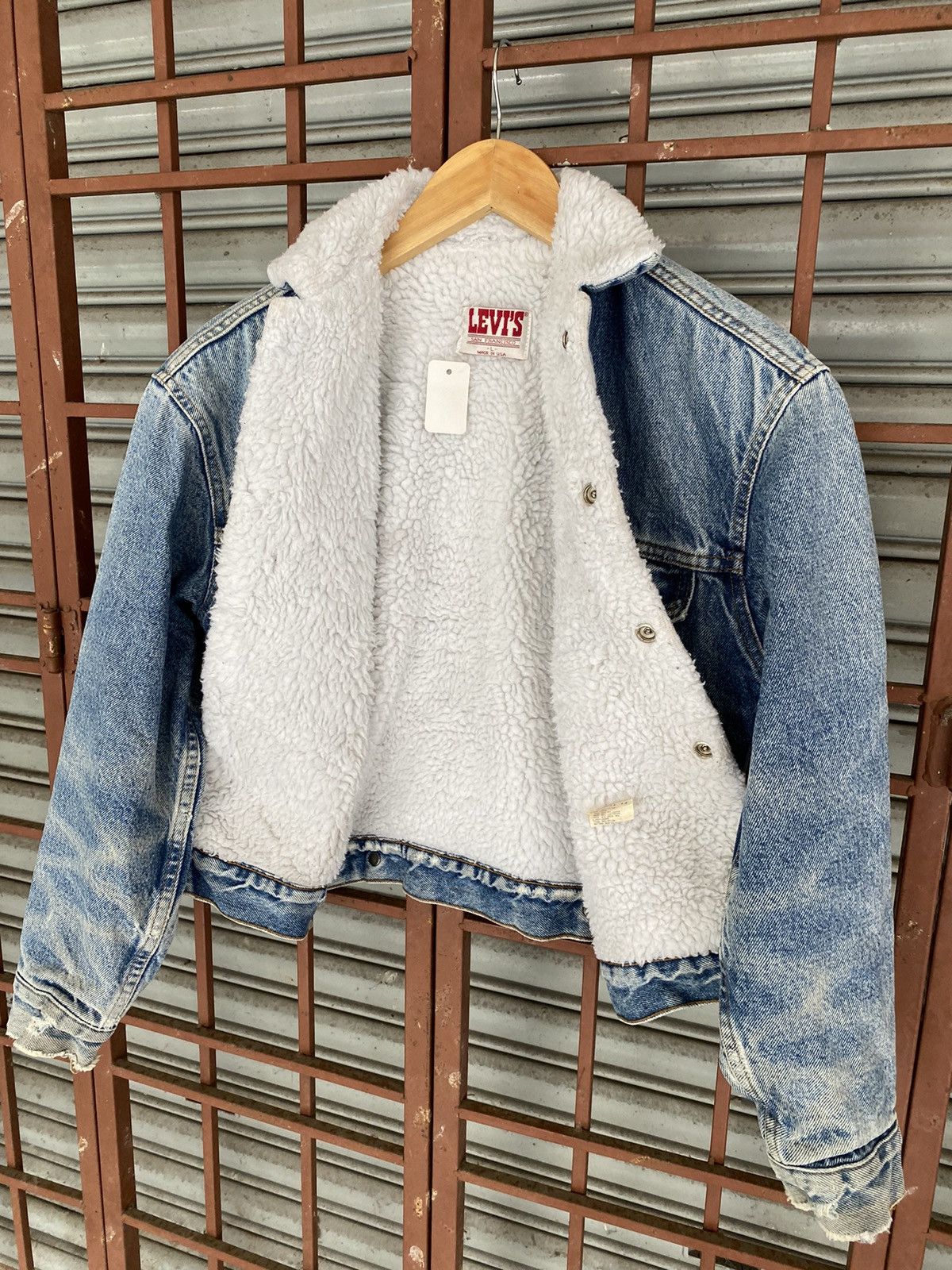Levi's Vintage Levi's Denim Jacket Sherpa Lined Size M / US 6-8 / IT 42-44 - 3 Thumbnail