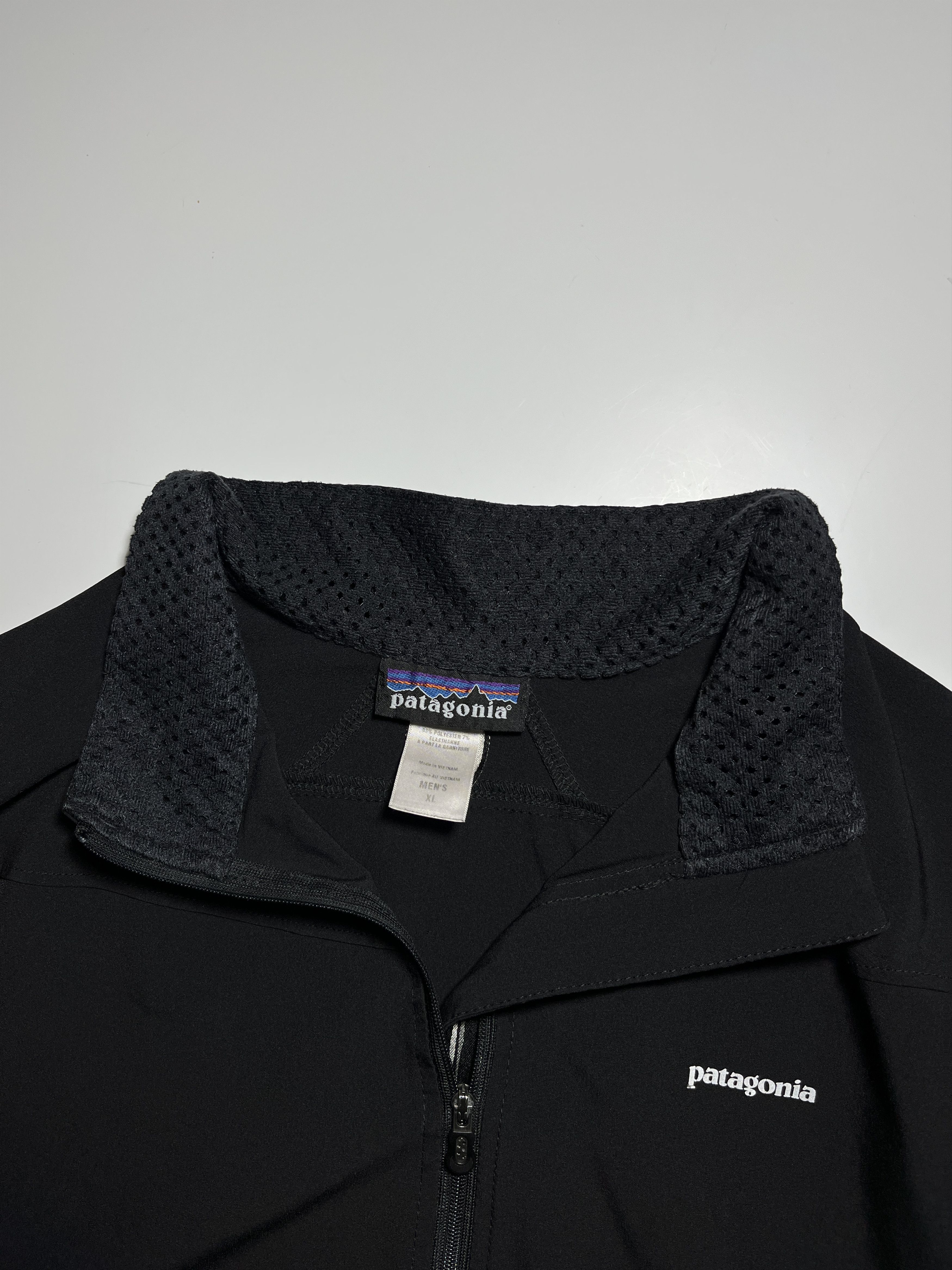 Patagonia Patagonia Reflective Logos Black Lightweight Running Jacket Size US XL / EU 56 / 4 - 9 Thumbnail