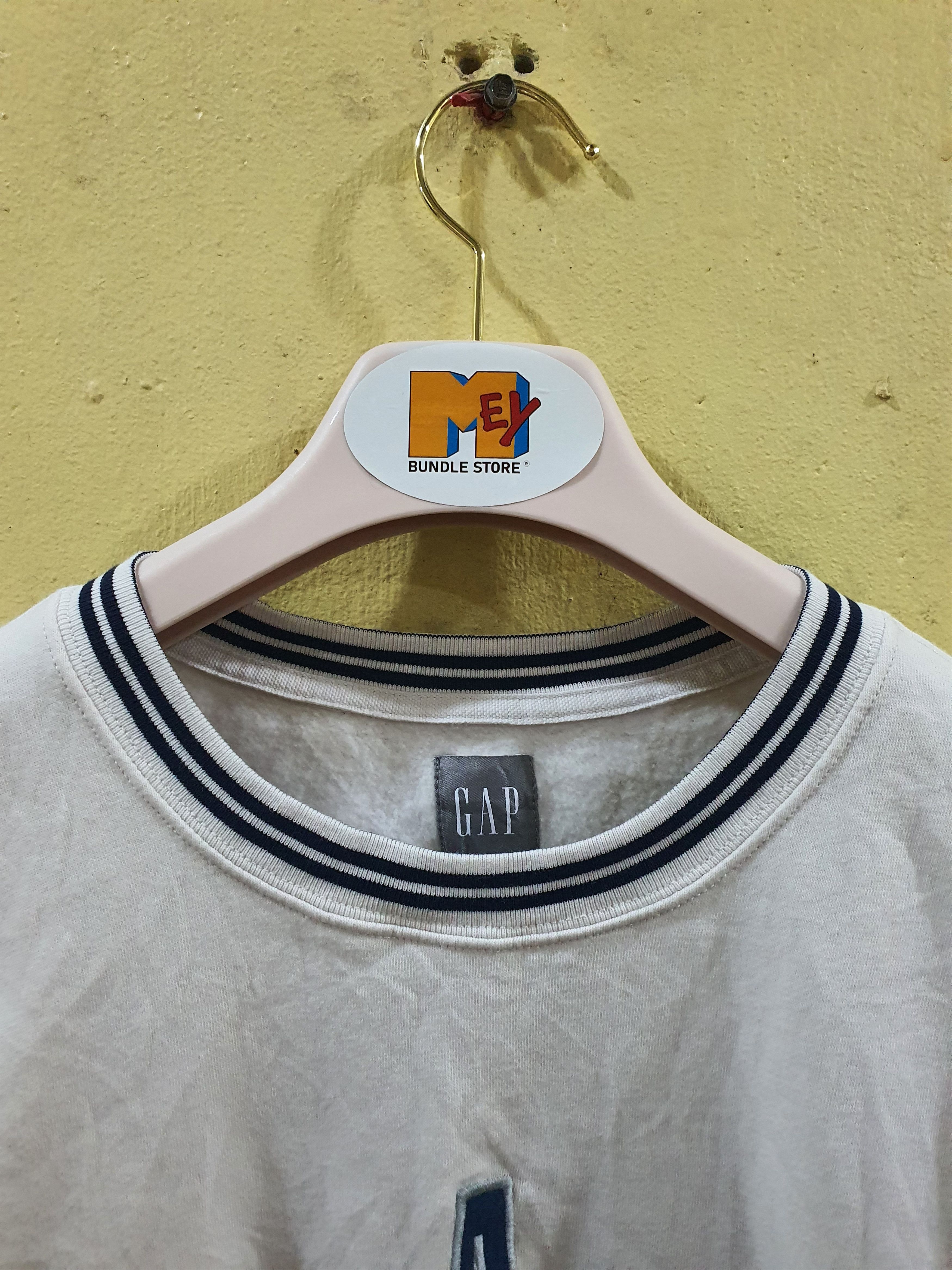 Gap vintage Gap crewneck sweatshirt Size US XL / EU 56 / 4 - 4 Thumbnail