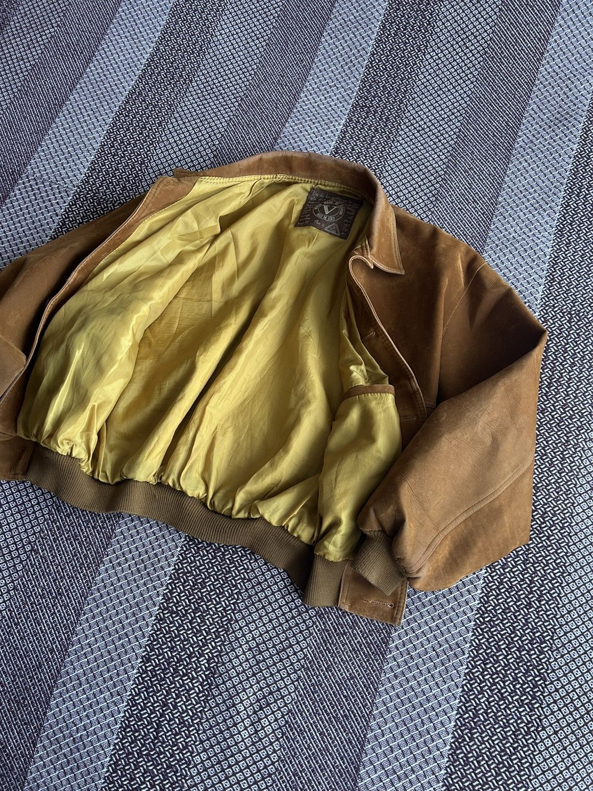 Genuine Leather Vintage Leather Bomber Jacket 90s Faded Japanese Vibe Size L Size US L / EU 52-54 / 3 - 13 Thumbnail