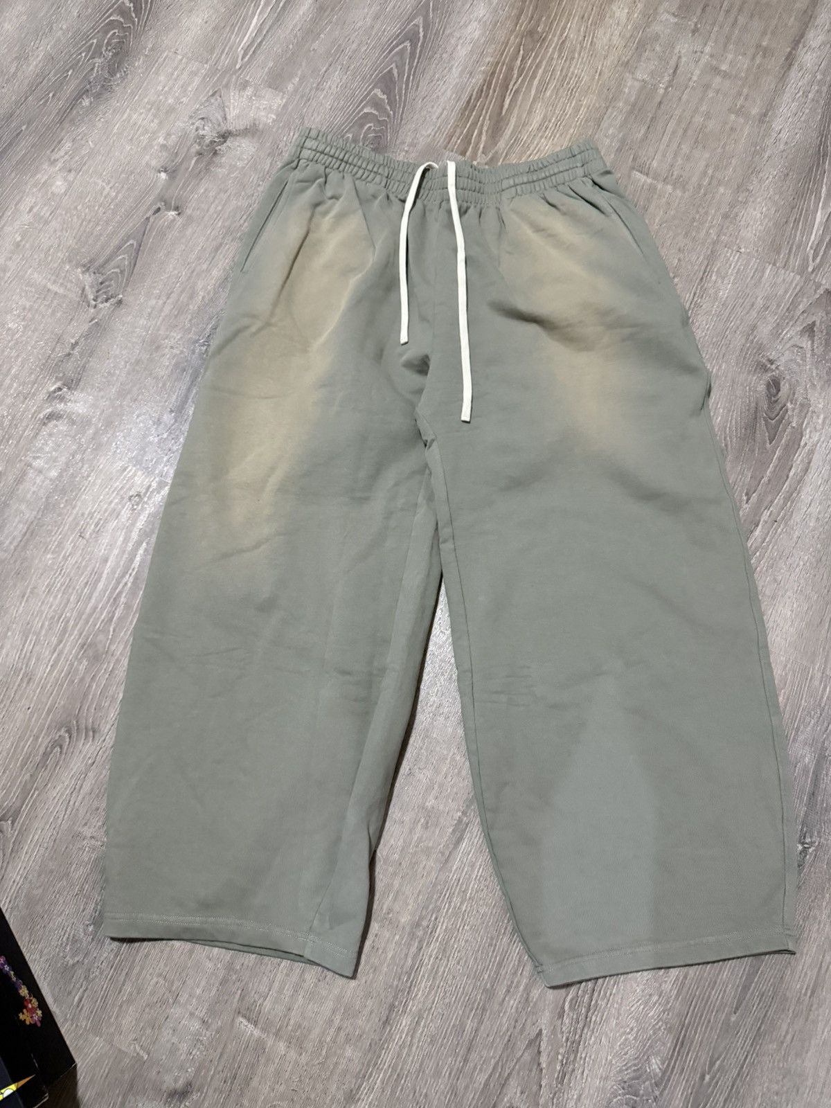 The GV Gallery Gv Gallery Raspberry Hills Blank Faded Green Sweatpants XL Size US 36 / EU 52 - 1 Thumbnail