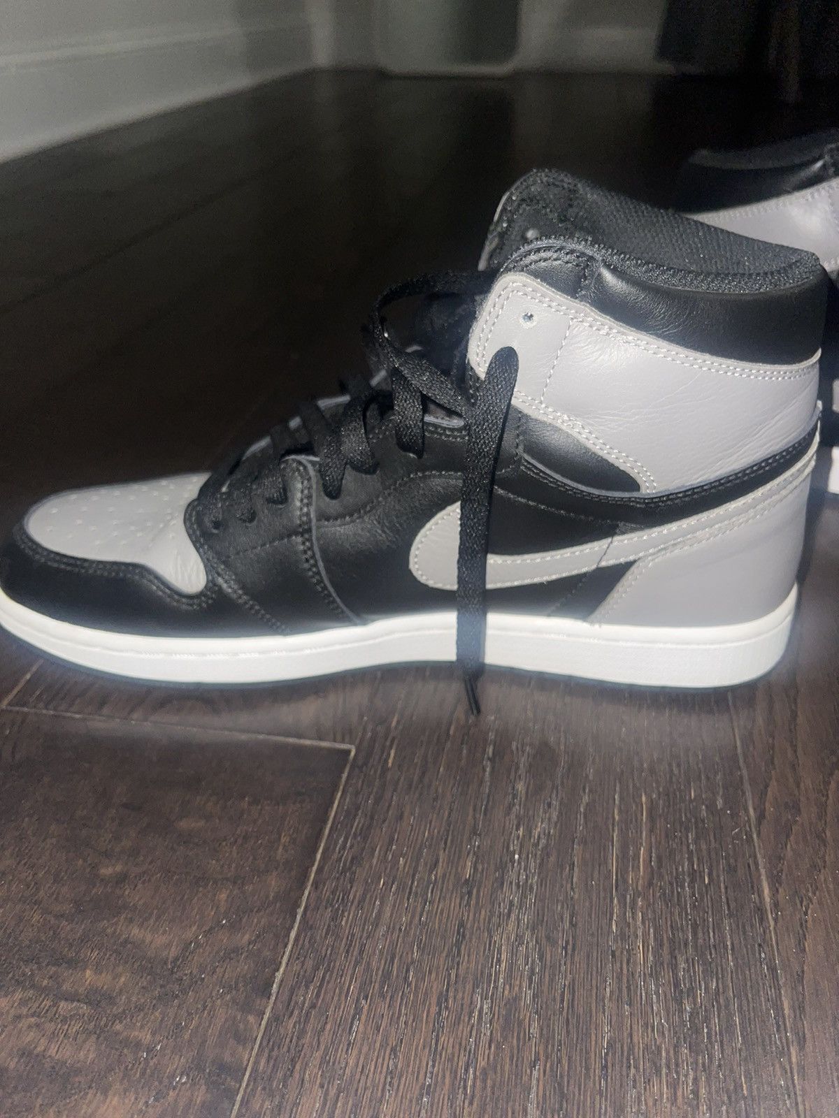 Jordan Brand Air Jordan 1 Retro “Shadows” Size US 11 / EU 44 - 8 Thumbnail