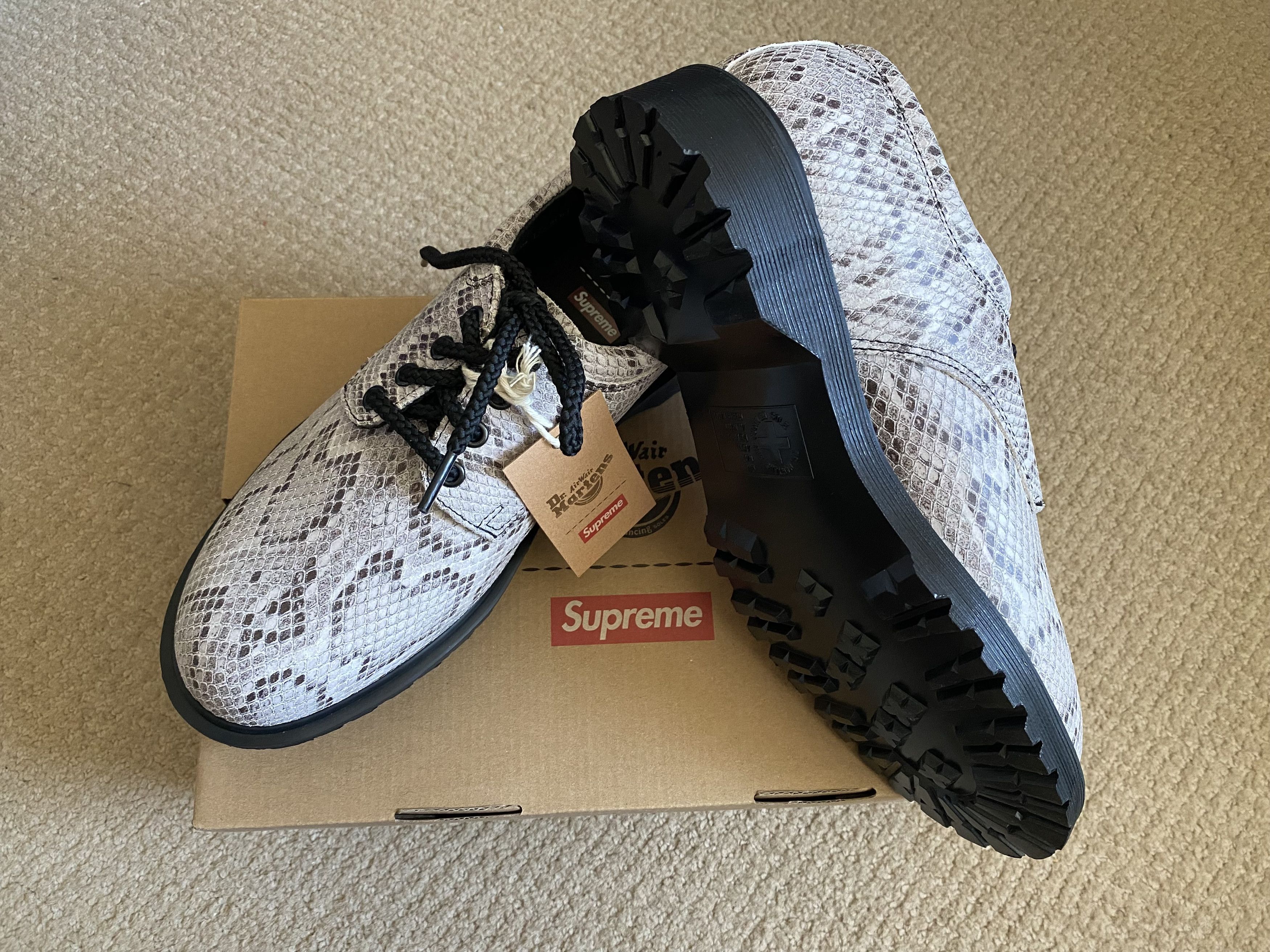 Dr. Martens × Supreme Supreme x Doc Martens Postal Snake Size 9
