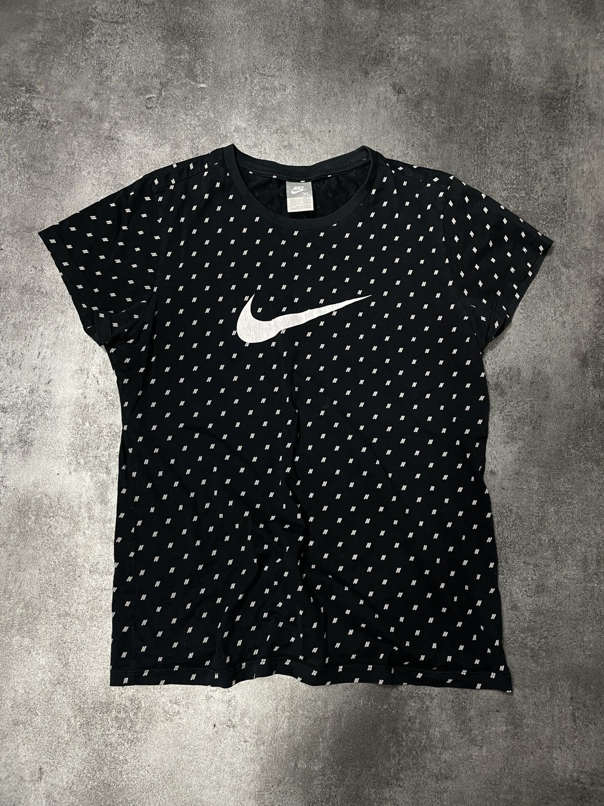 Nike Nike Vintage Y2K Tee Swoosh Logo Monogram Hype Size XS / US 0-2 / IT 36-38 - 1 Thumbnail