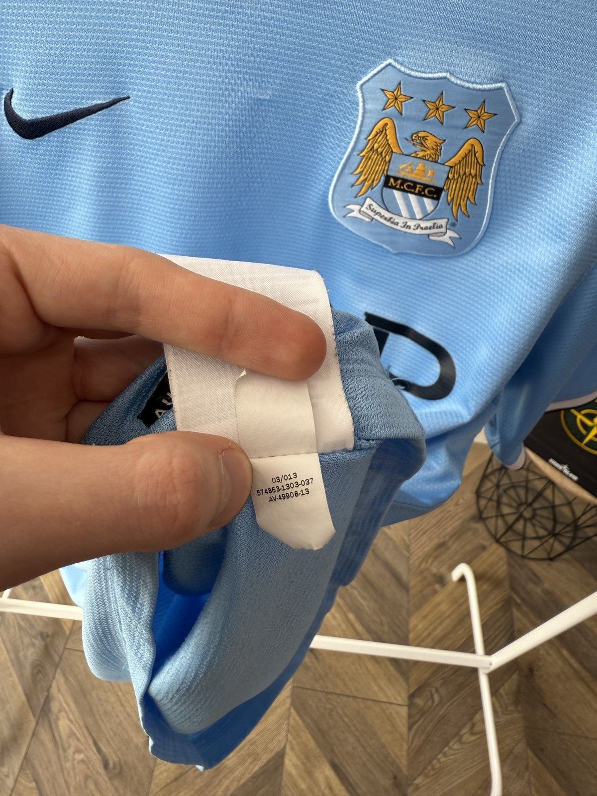 Nike Vintage MANCHESTER CITY 2013 2014 HOME FOOTBALL SHIRT JERSEY Size US S / EU 44-46 / 1 - 19 Thumbnail