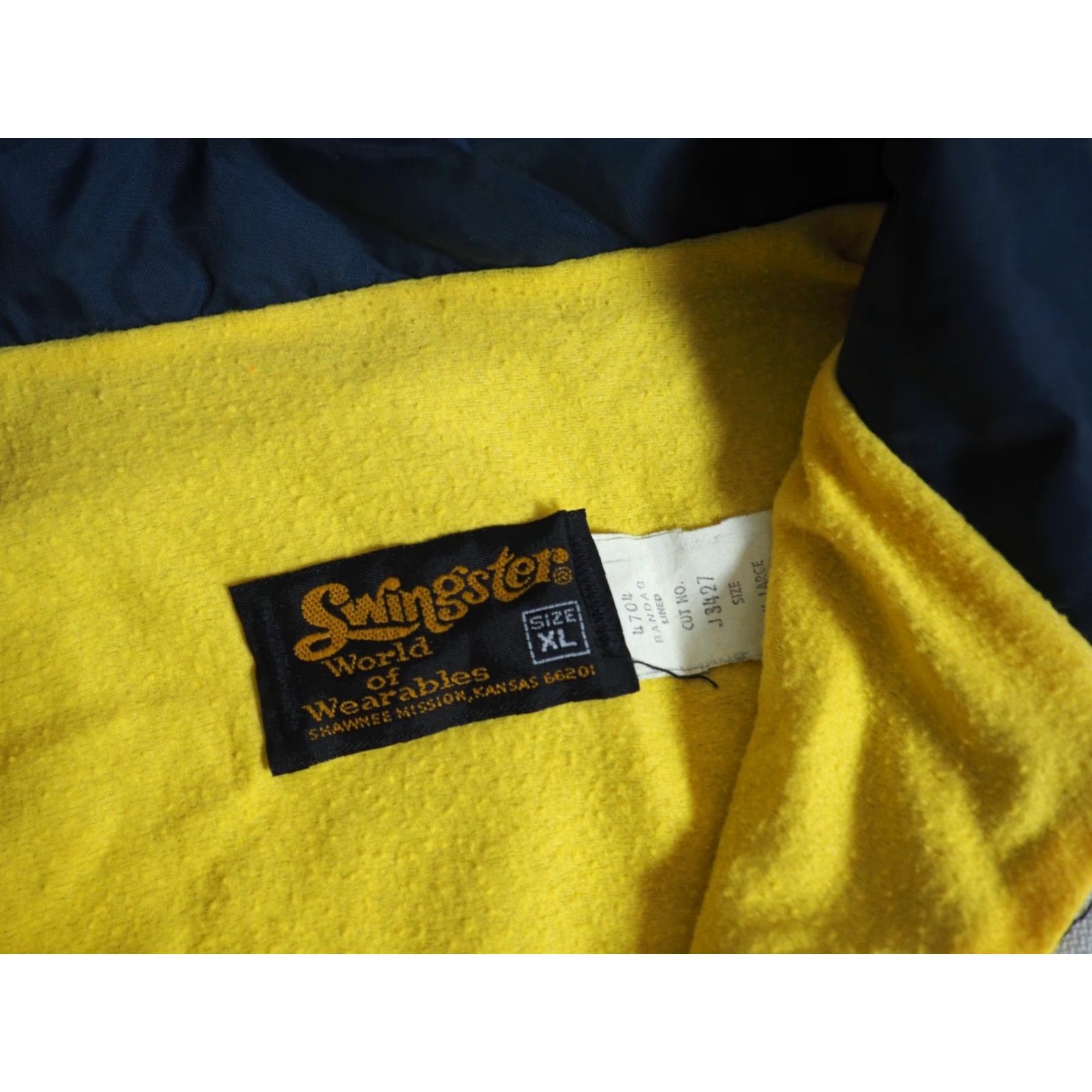 Vintage VTG 70s Swingster BANDOG Navy Blue Yellow Satin Nylon Striped Jacket USA XL Shirt Mens Size US XL / EU 56 / 4 - 7 Thumbnail