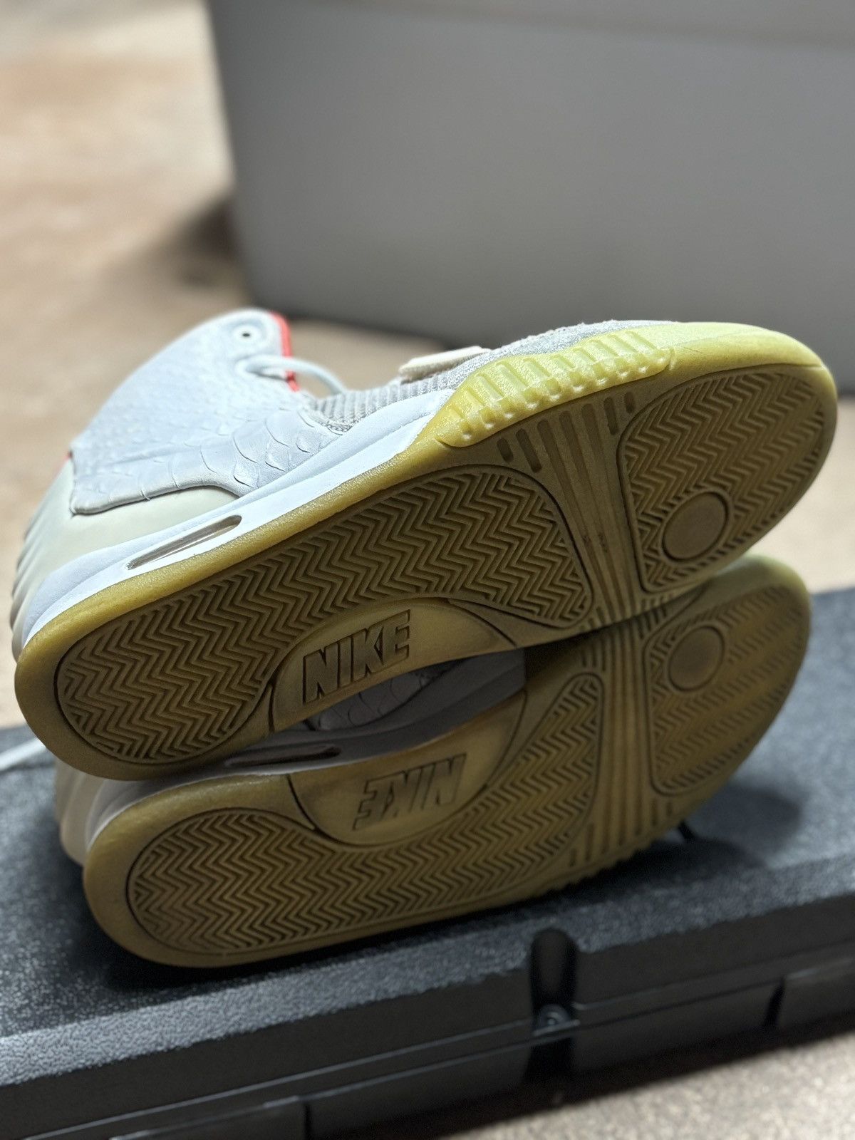Kanye West × Nike Nike Air Yeezy 2 NRG 'Pure Platinum' Size US 11 / EU 44 - 6 Thumbnail