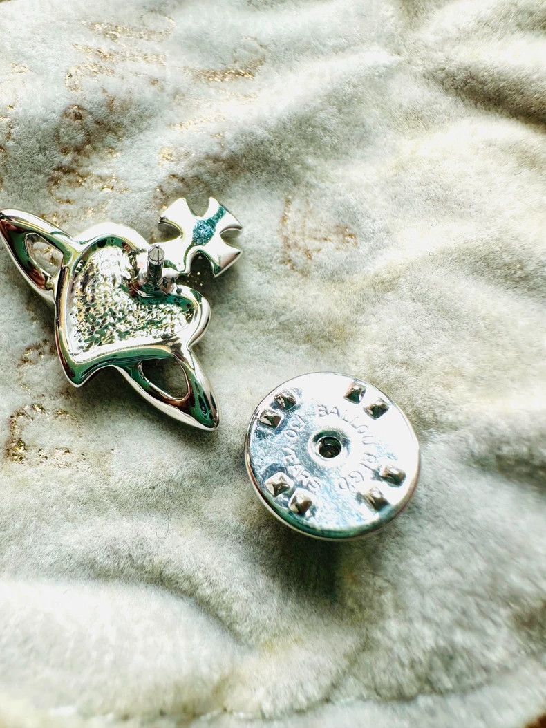 Vivienne Westwood Vivienne Westwood Limited Edition Red Heart Saturn Brooch Size ONE SIZE - 3 Thumbnail