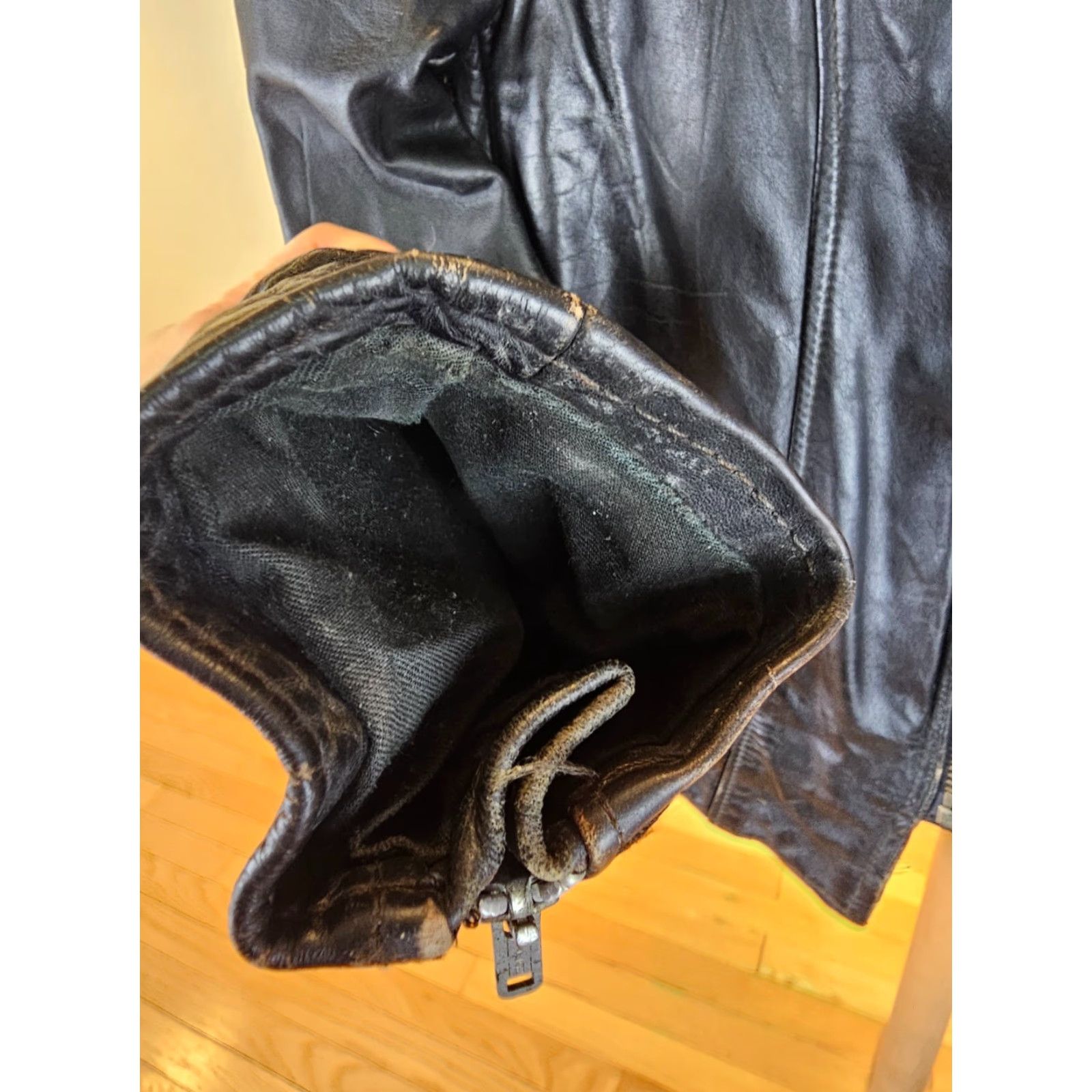 Brooks VINTAGE Brooks Jacket Leather Motorcycle SZ 44 Men Leather JACKET 70s Cafe Racer Brookes Jet Black 26 44 Bedrock Cross Chest 23 INCH Mens Size US S / EU 44-46 / 1 - 7 Thumbnail