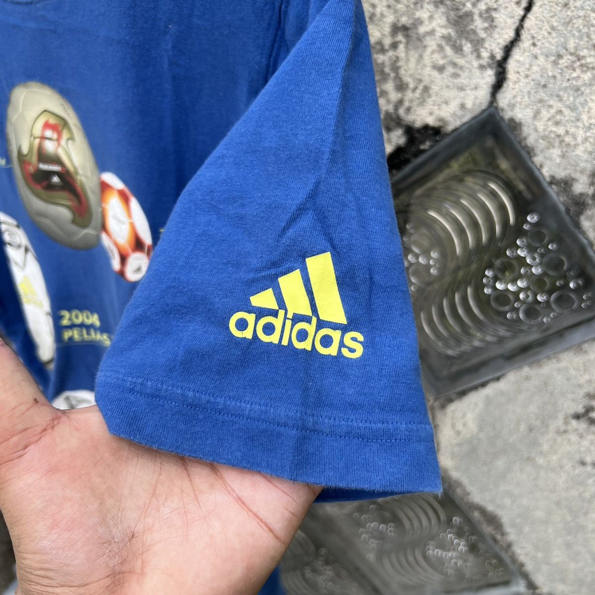 Adidas “ADIDAS” JAPAN GRAPHIC BALL TEE Size US S / EU 44-46 / 1 - 8 Thumbnail