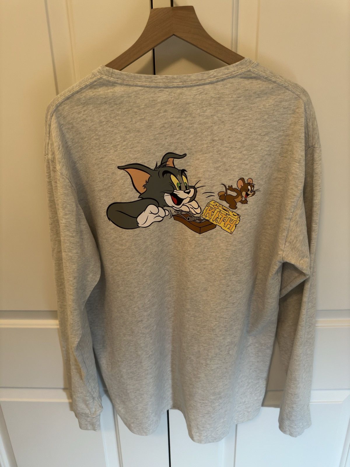 Kith Kith X Tom & Jerry L/S Cheese Tee - Grey - Large - 9.5/10 Size US L / EU 52-54 / 3 - 6 Thumbnail
