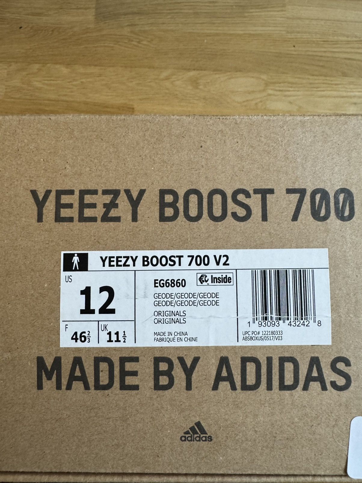 Yeezy Yeezy 700 v2 Geode Size US 12 / EU 45 - 6 Thumbnail