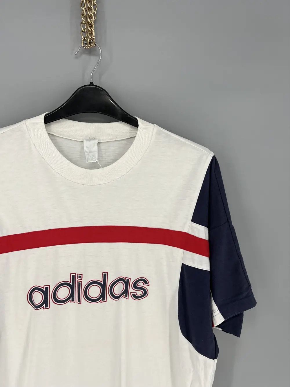 Adidas Adidas vintage T-Shirts big logo Size US XL / EU 56 / 4 - 6 Thumbnail
