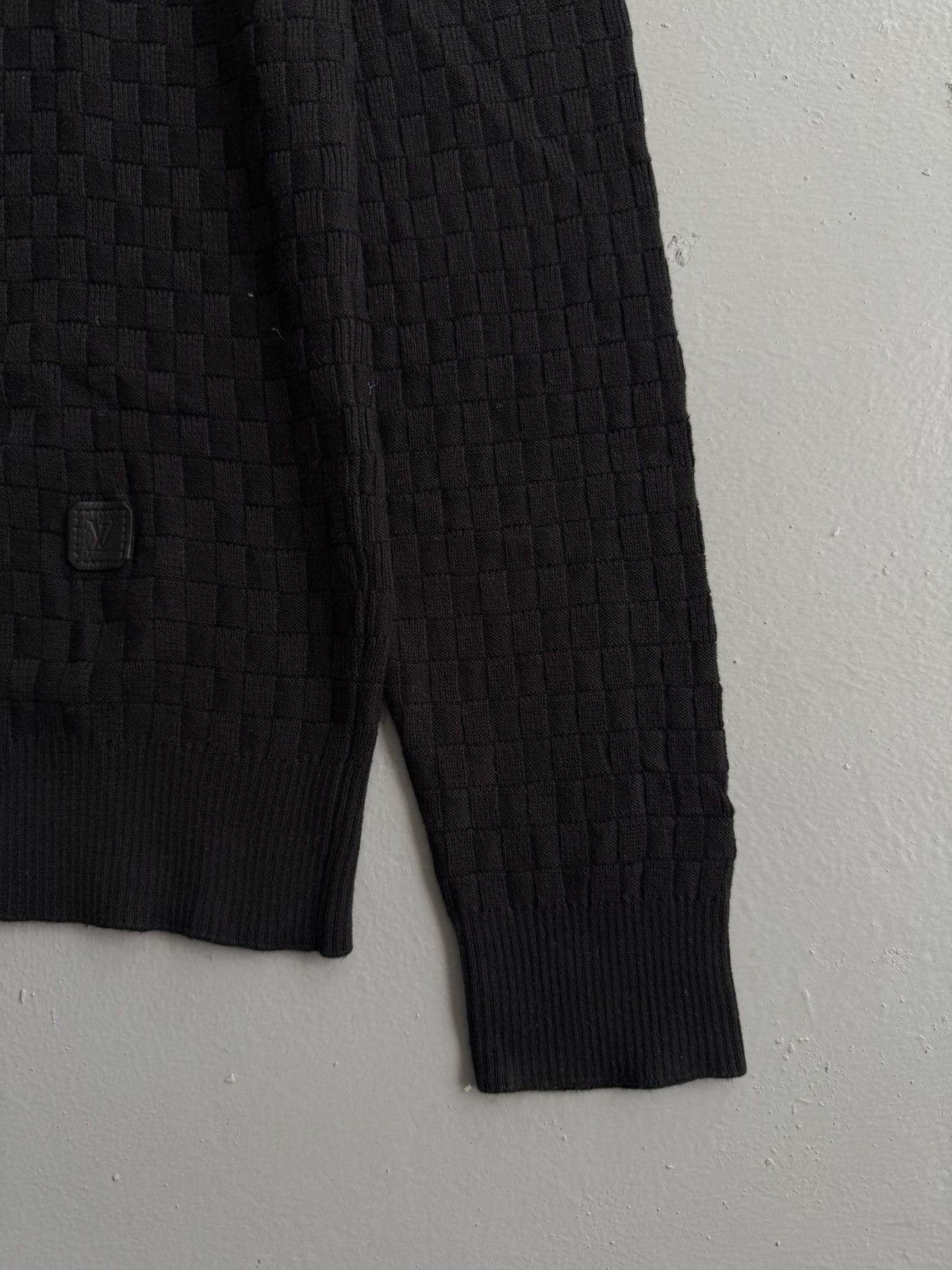 Louis Vuitton Louis Vuitton - Black Damier Crewneck Size US L / EU 52-54 / 3 - 3 Thumbnail