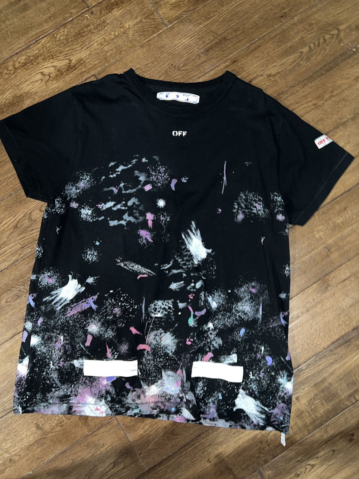 Off white galaxy tee sizing hotsell