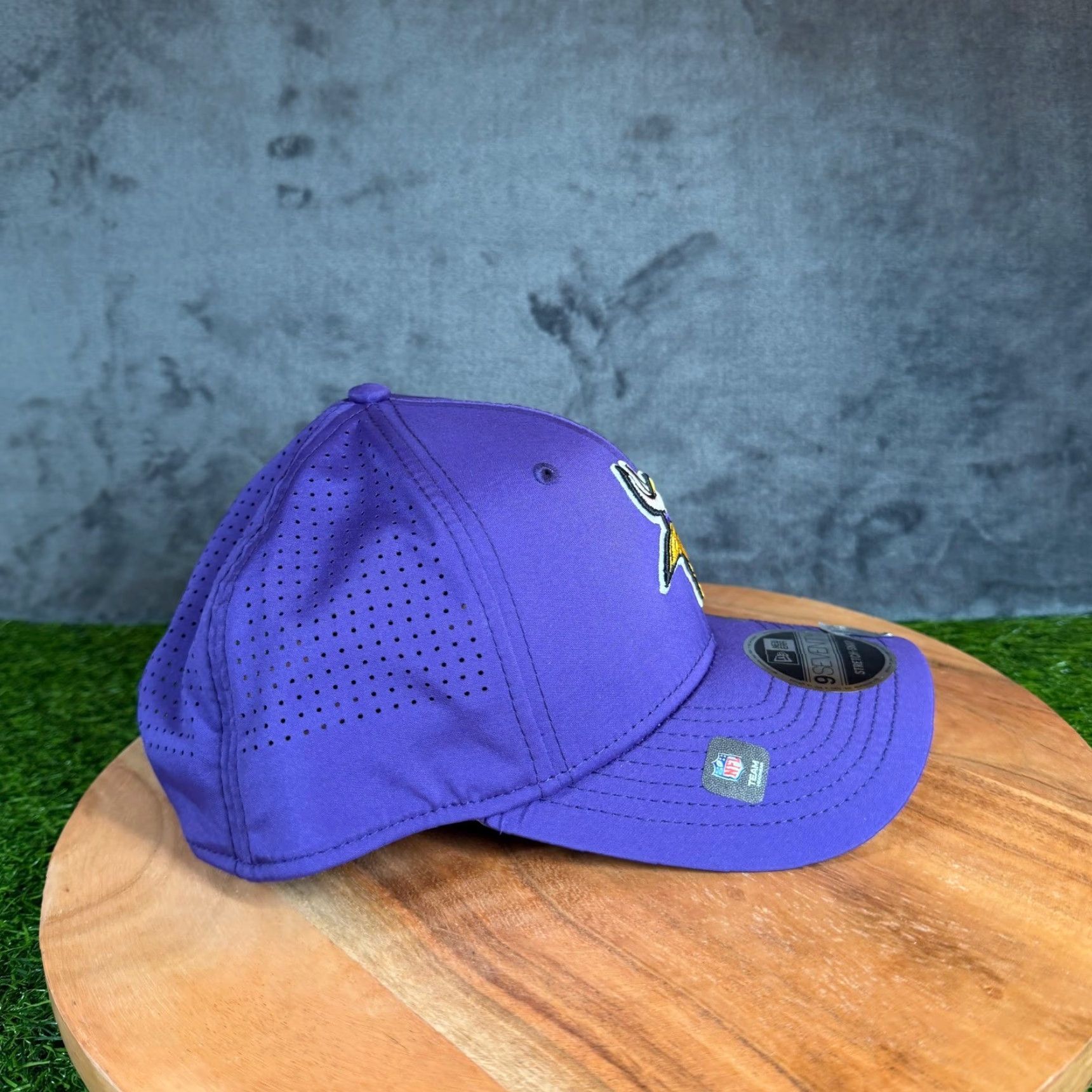 New Era New Era Minnesota Vikings NFL Purple 9FIFTY Stretch Snapback Hat Mens NWT Size ONE SIZE - 3 Thumbnail
