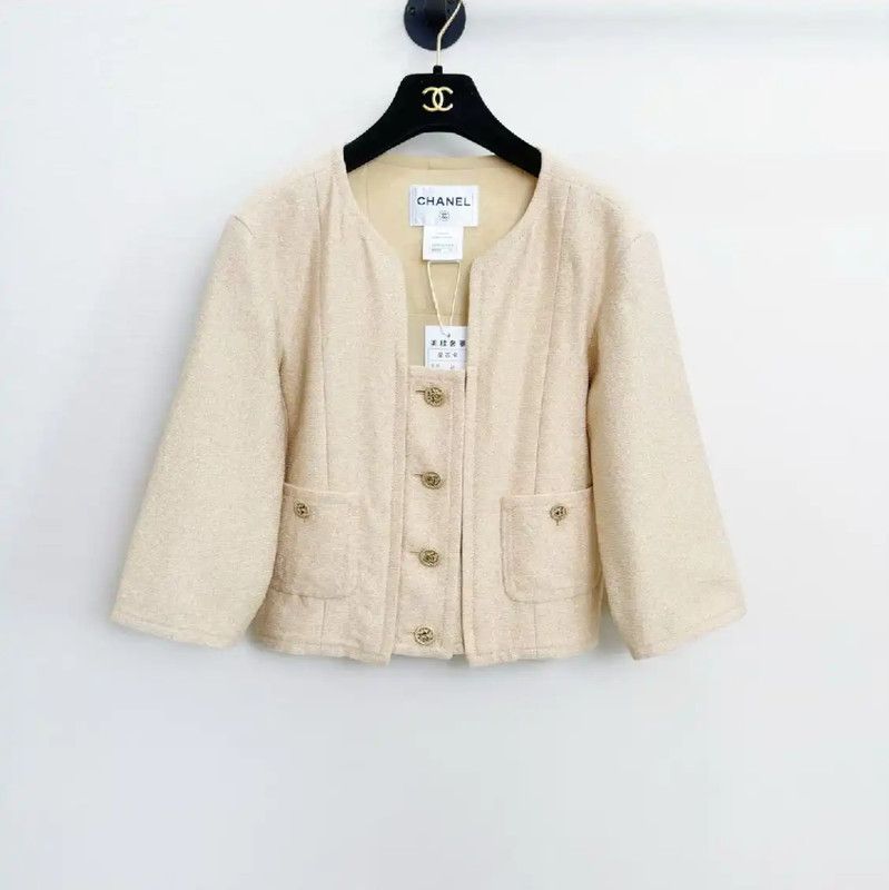 Chanel Chanel Beige Short Coat for Women 0089 Size S / US 4 / IT 40 - 1 Thumbnail