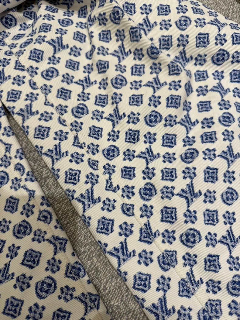 Louis Vuitton Louis Vuitton 24 New Beach Collection Blue Floral Full Prin Size 36" / US 14 / IT 50 - 2 Thumbnail