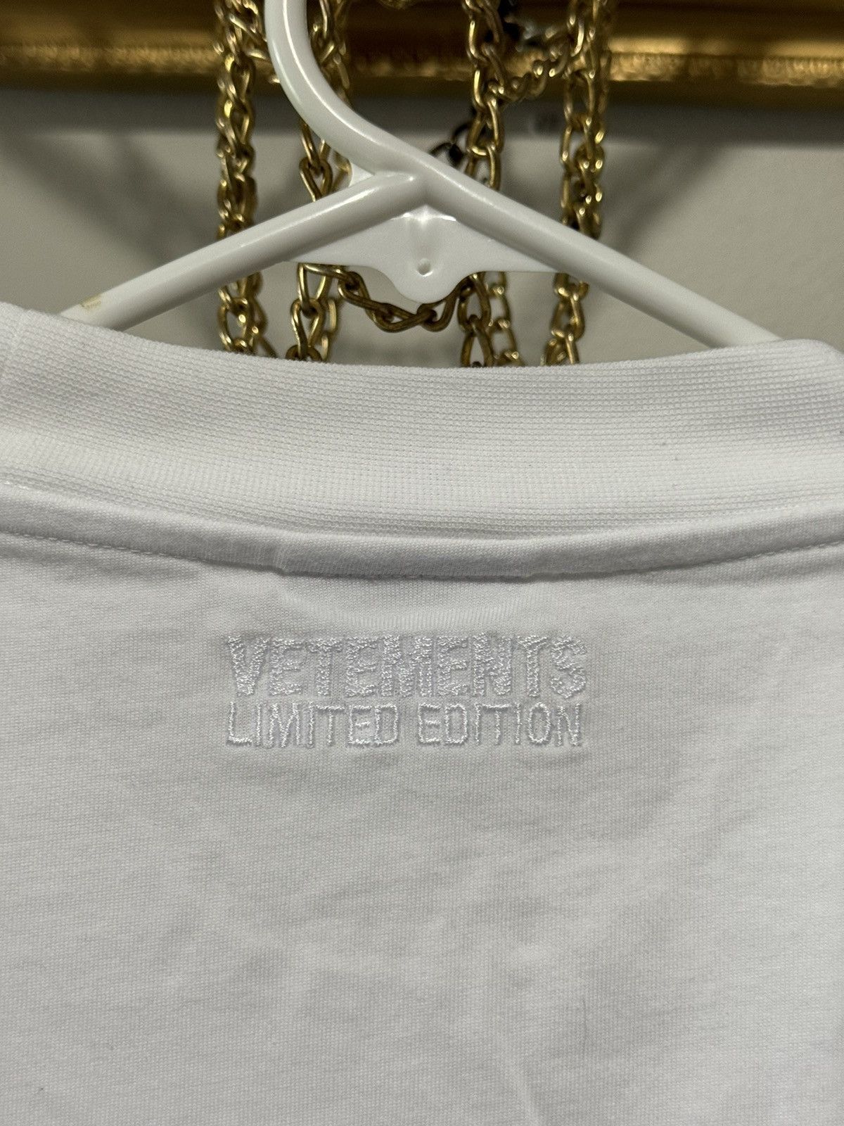 Vetements Vetements White Rainbow Translation Tee Medium Size US M / EU 48-50 / 2 - 18 Thumbnail