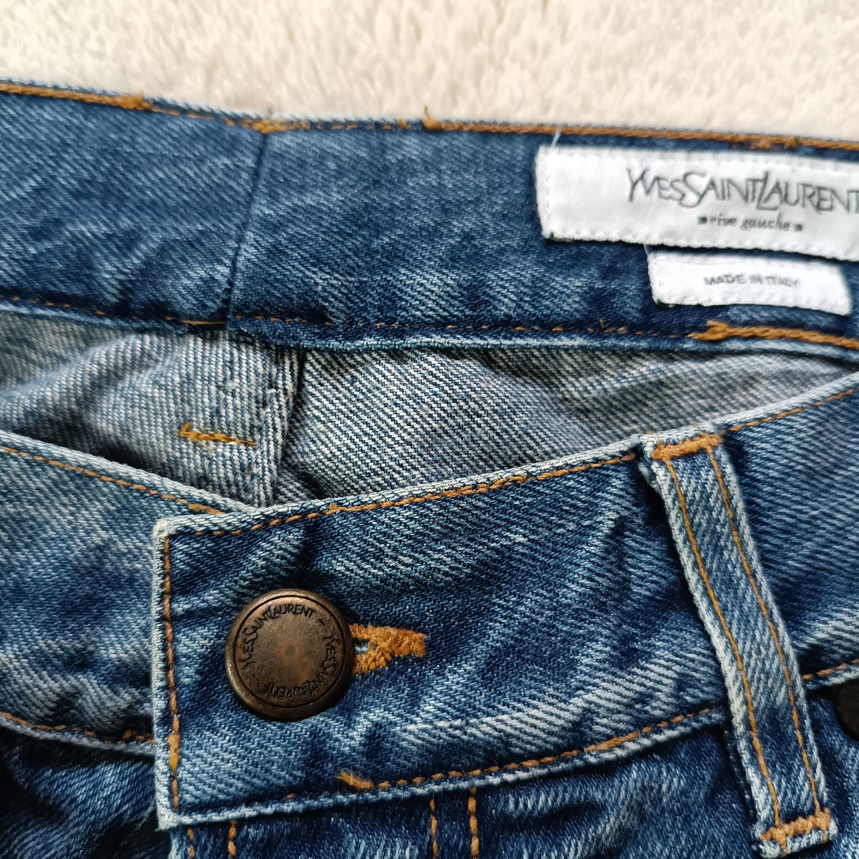 Yves Saint Laurent Italy Yves Saint Laurent Flared Denim Jeans Size 32" / US 10 / IT 46 - 13 Thumbnail