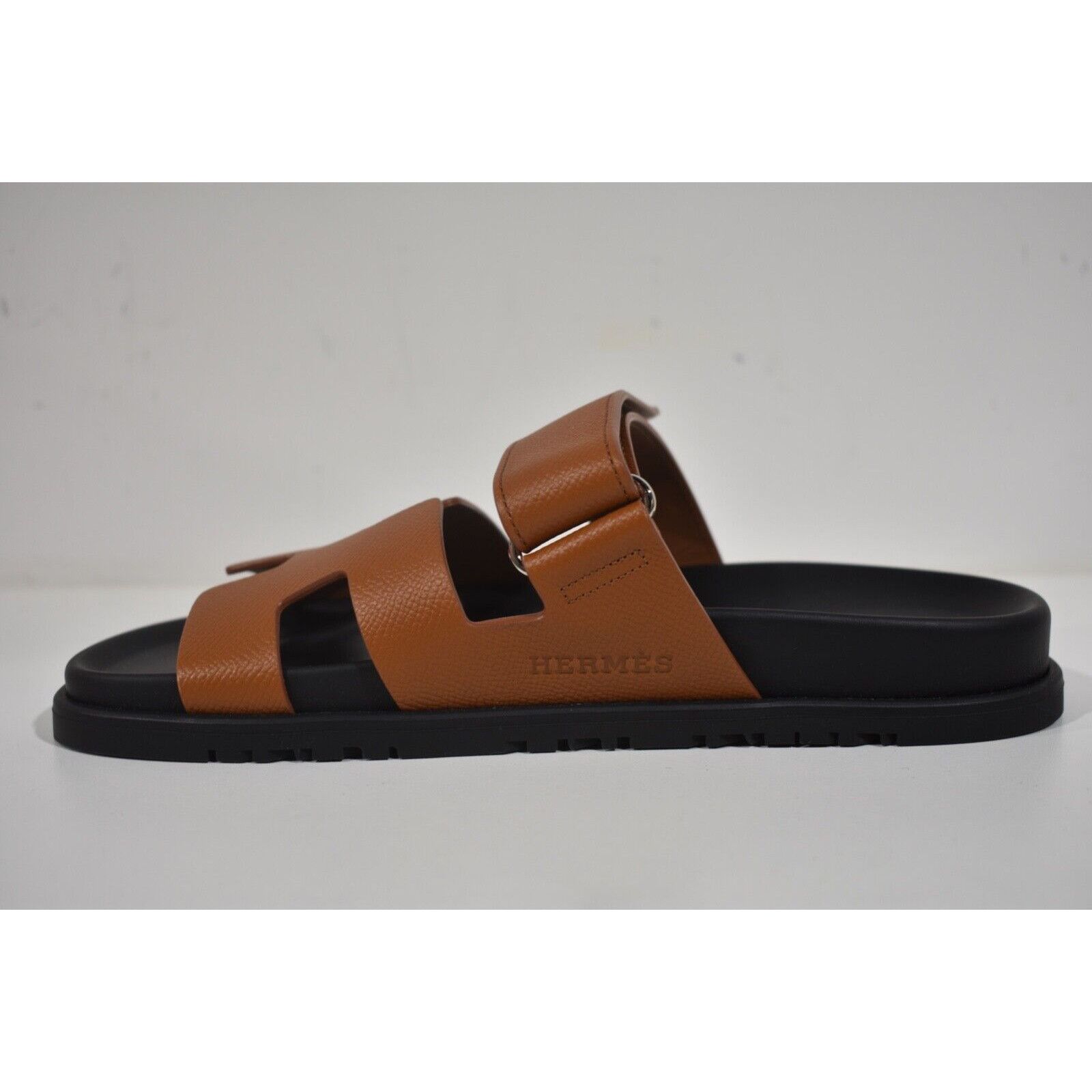 Hermes Hermes Chypre Sandal Natural Brown Gold Black H Logo Size US 7.5 / IT 37.5 - 8 Thumbnail