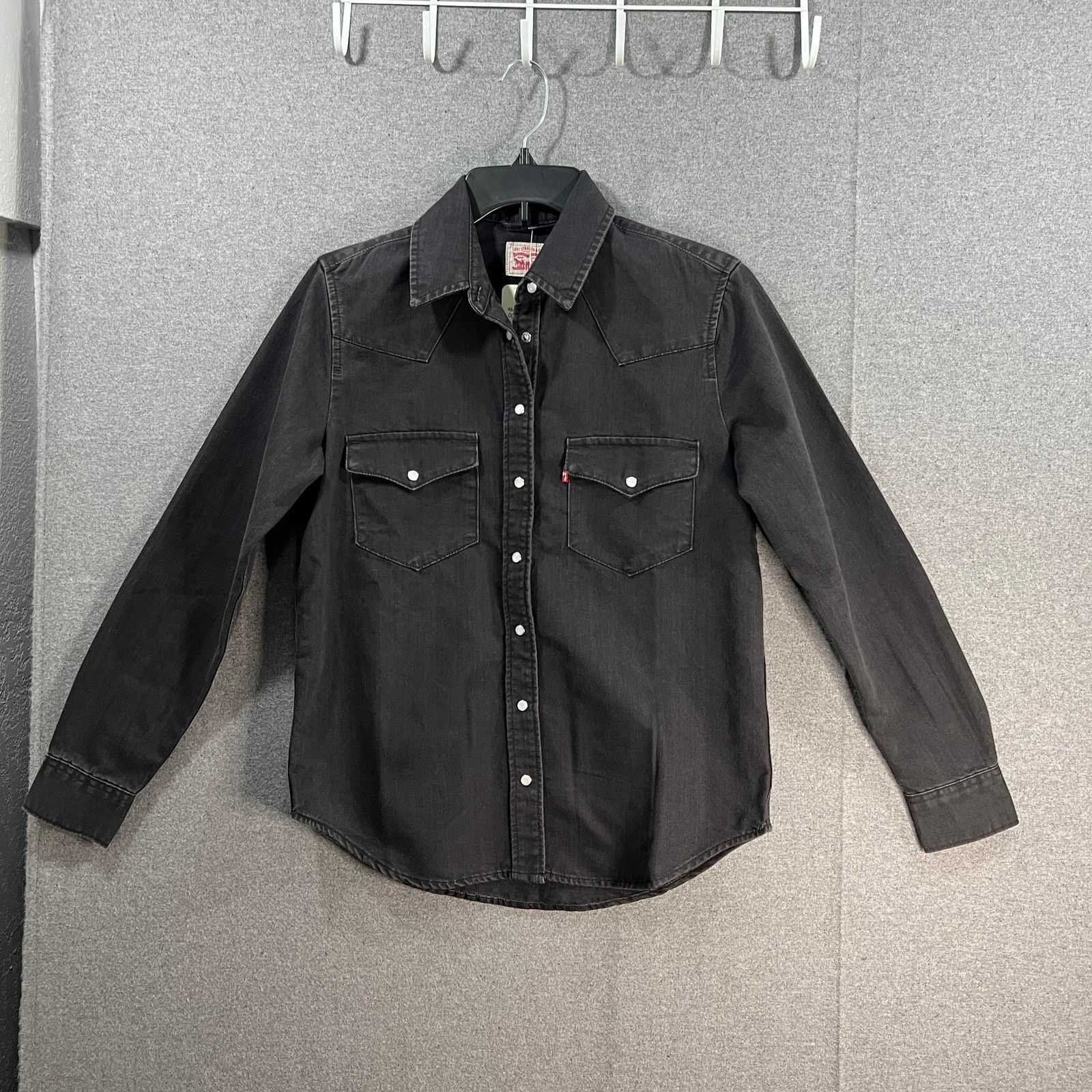 Levi's Levi's Women's The Ultimate Western Shirt, Black, Small Size S / US 4 / IT 40 - 1 Thumbnail