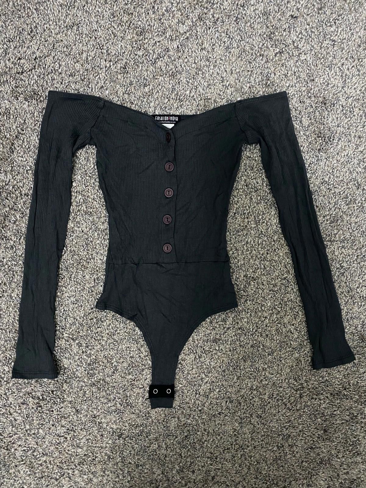 Fashion Victim FASHION NOVA Off-Shoulder Bodysuit in Charcoal (SMALL) Size S / US 4 / IT 40 - 9 Thumbnail
