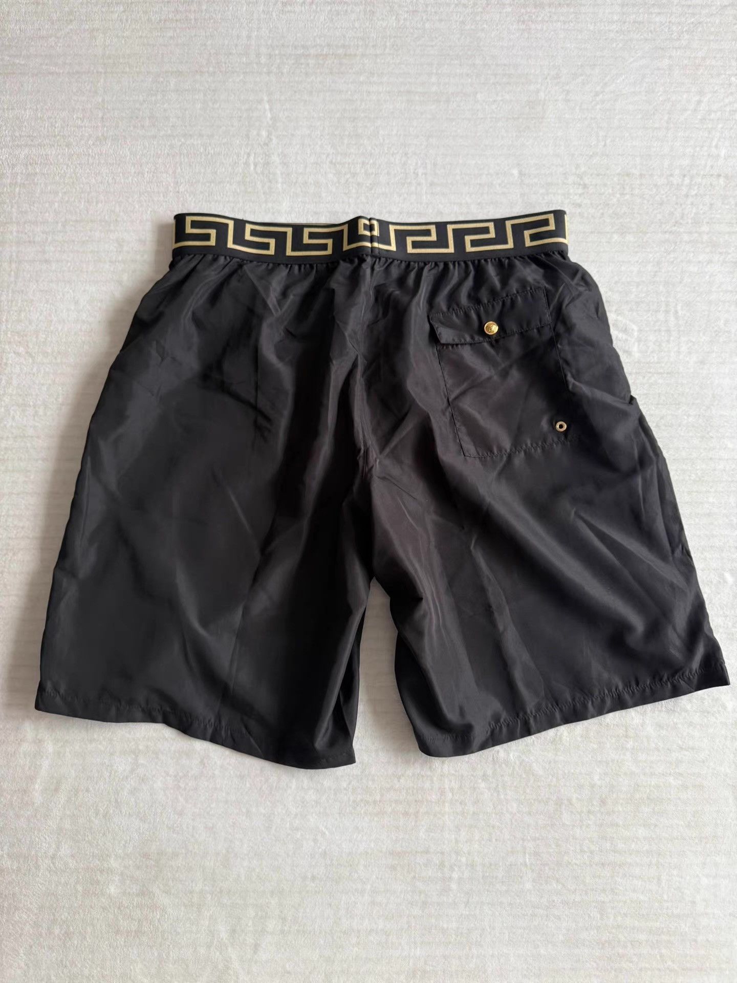 Versace Versace Summer Casual Beach Shorts Ｑ23 Size US 34 / EU 50 - 4 Thumbnail