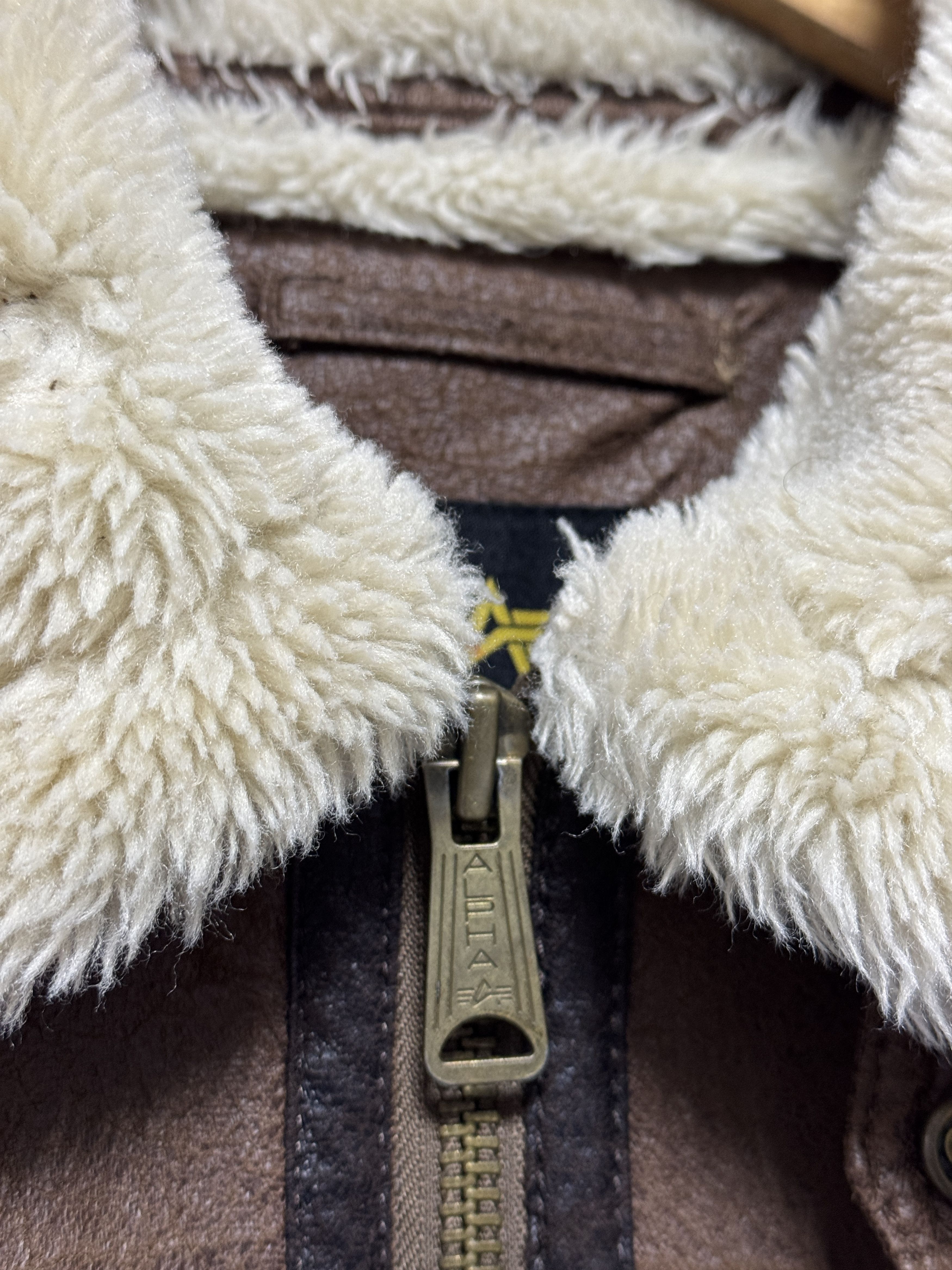 Alpha Industries Alpha Industries B-3 Sheepskin Brown Pilot Rare Man’s Jacket Size US S / EU 44-46 / 1 - 5 Thumbnail