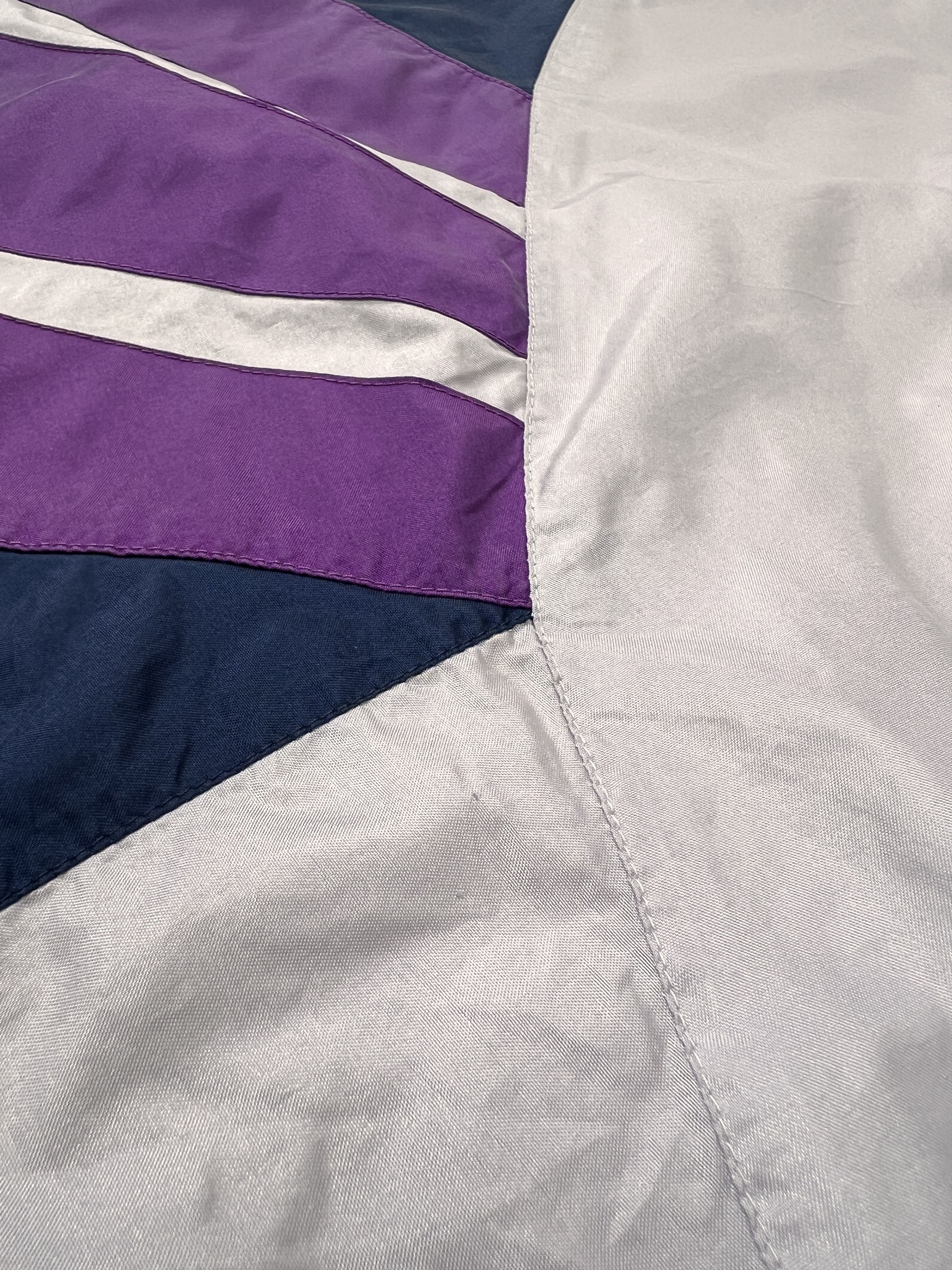 Adidas Vintage Adidas Chevron Panel Windbreaker Jacket - Size L Size US L / EU 52-54 / 3 - 14 Thumbnail