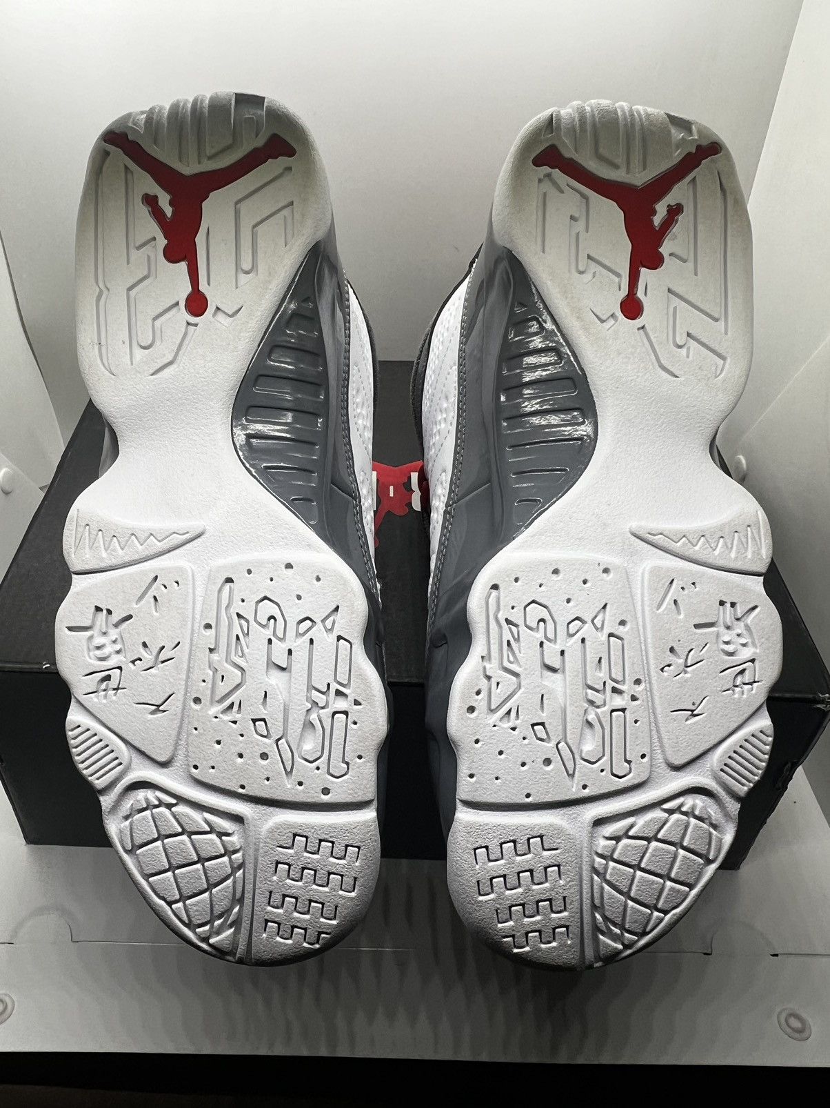 Jordan Brand Air Jordan 9 Retro Fire Red (GS) Size US 6.5 / EU 39-40 - 6 Thumbnail