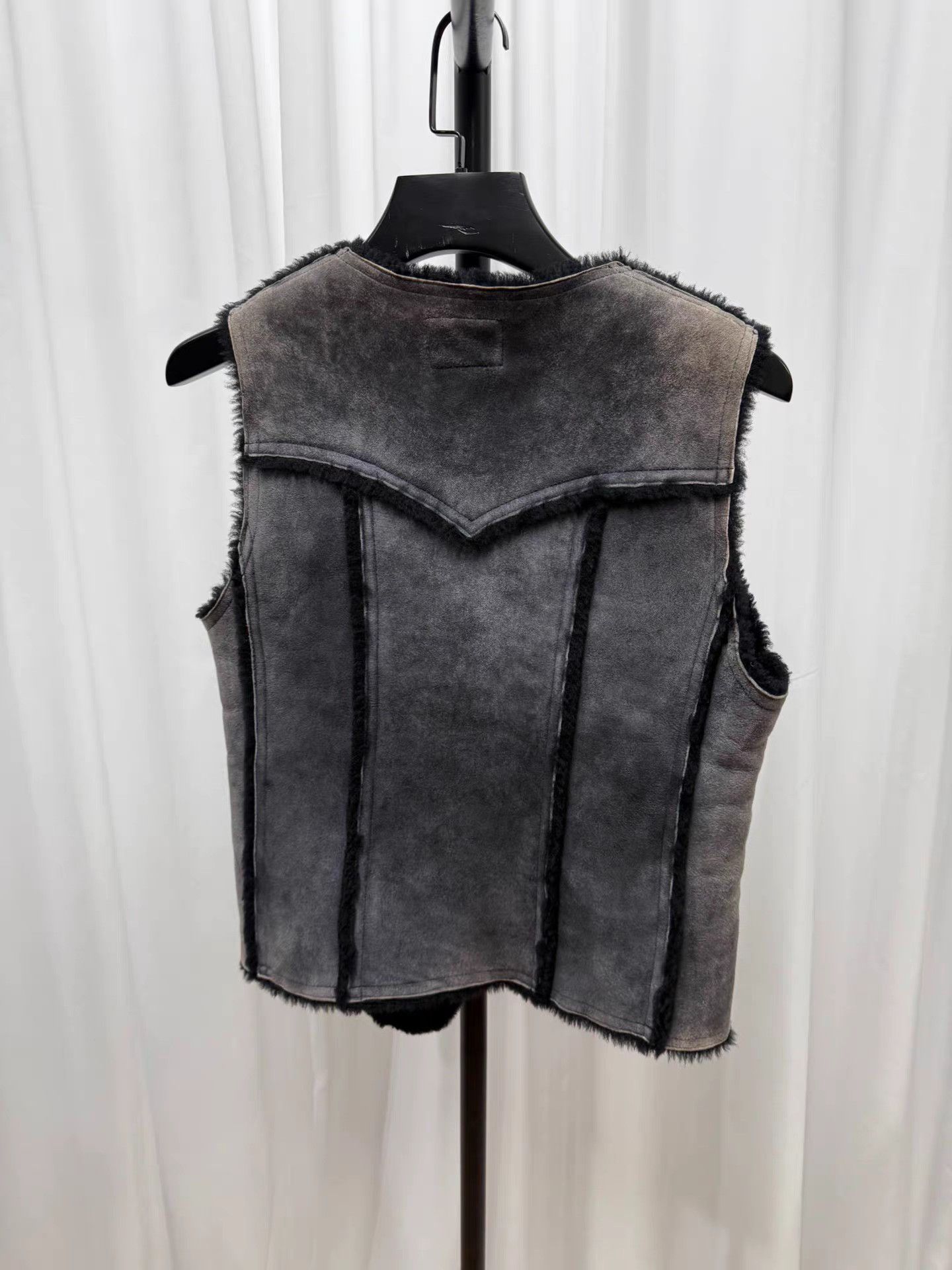 Number (N)ine Number (N)ine 09AW Shearling & Sheepskin Panel Vest K20 Size US S / EU 44-46 / 1 - 8 Thumbnail