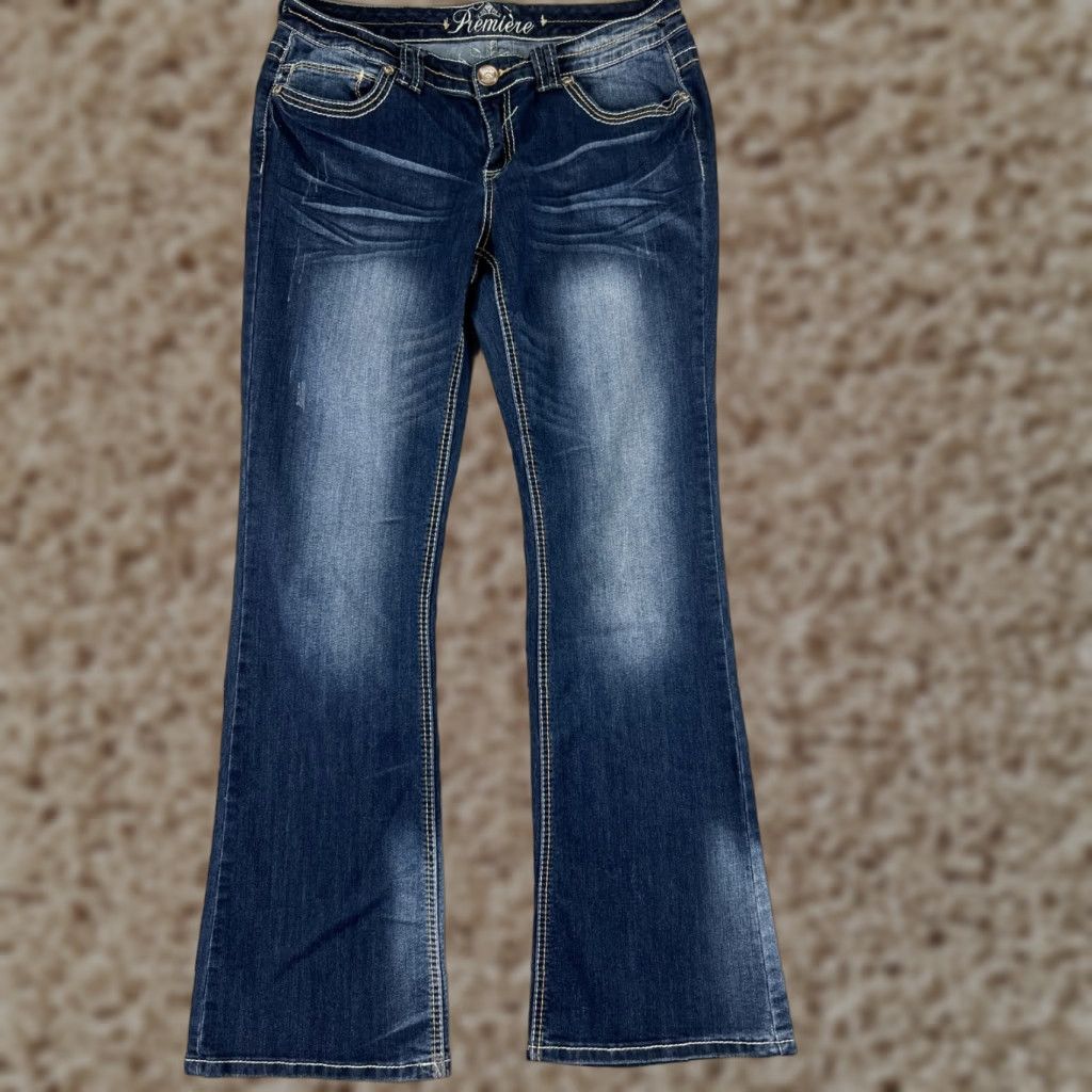 Denime Premiere Jeans Women 13 Blue Denim Flared Distressed Embroidered 32x31 Jeans Women 13 Blue Denim Flared Distressed Embroidered 32x31 Size 34" / US 12 / IT 48 - 1 Thumbnail