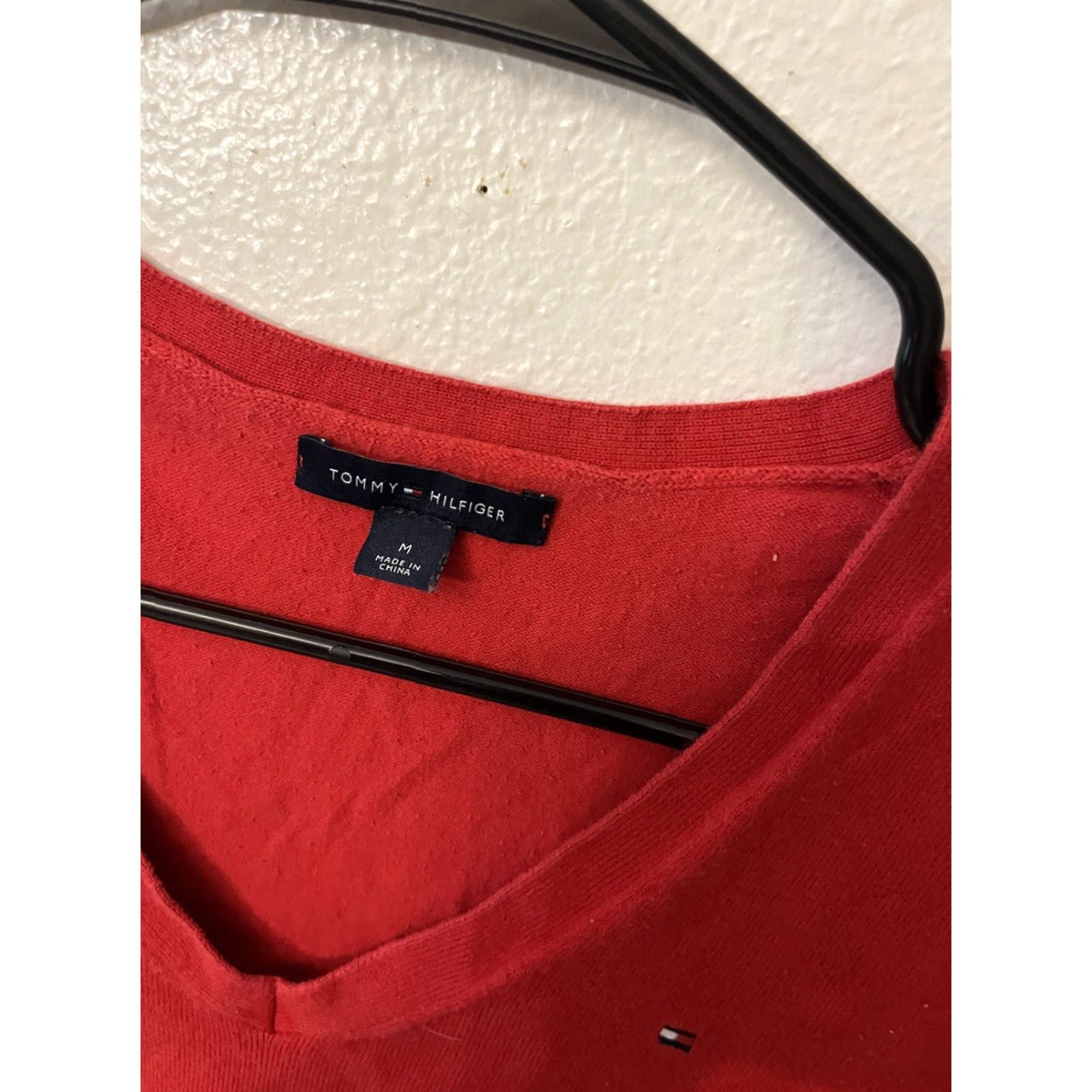 Tommy Hilfiger Tommy Hilfiger T Shirt M Red Long Sleeve V Neck Tee Womens Cotton Solid Easy Care Lightweight Size M / US 6-8 / IT 42-44 - 2 Thumbnail