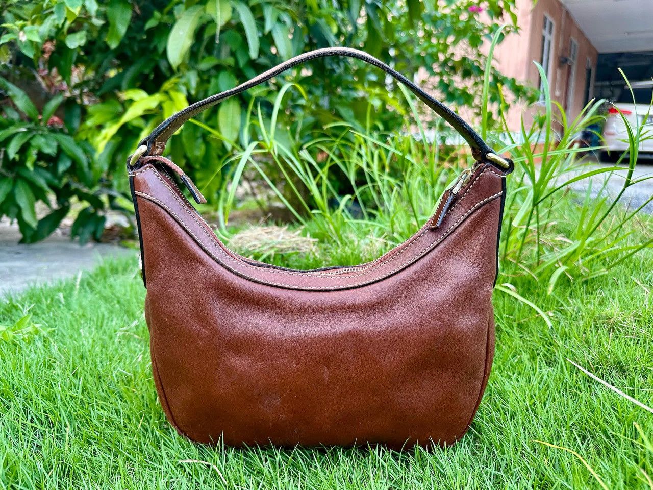 Gucci Authentic Gucci Charmy Leather Medium Hobo Bag Size ONE SIZE - 1 Thumbnail