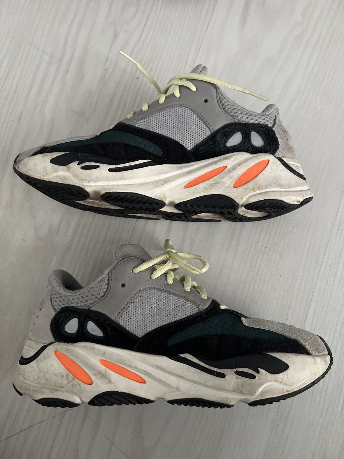 Yeezy Yeezy Boost 700 “wave runners” Size US 9.5 / EU 42-43 - 2 Thumbnail