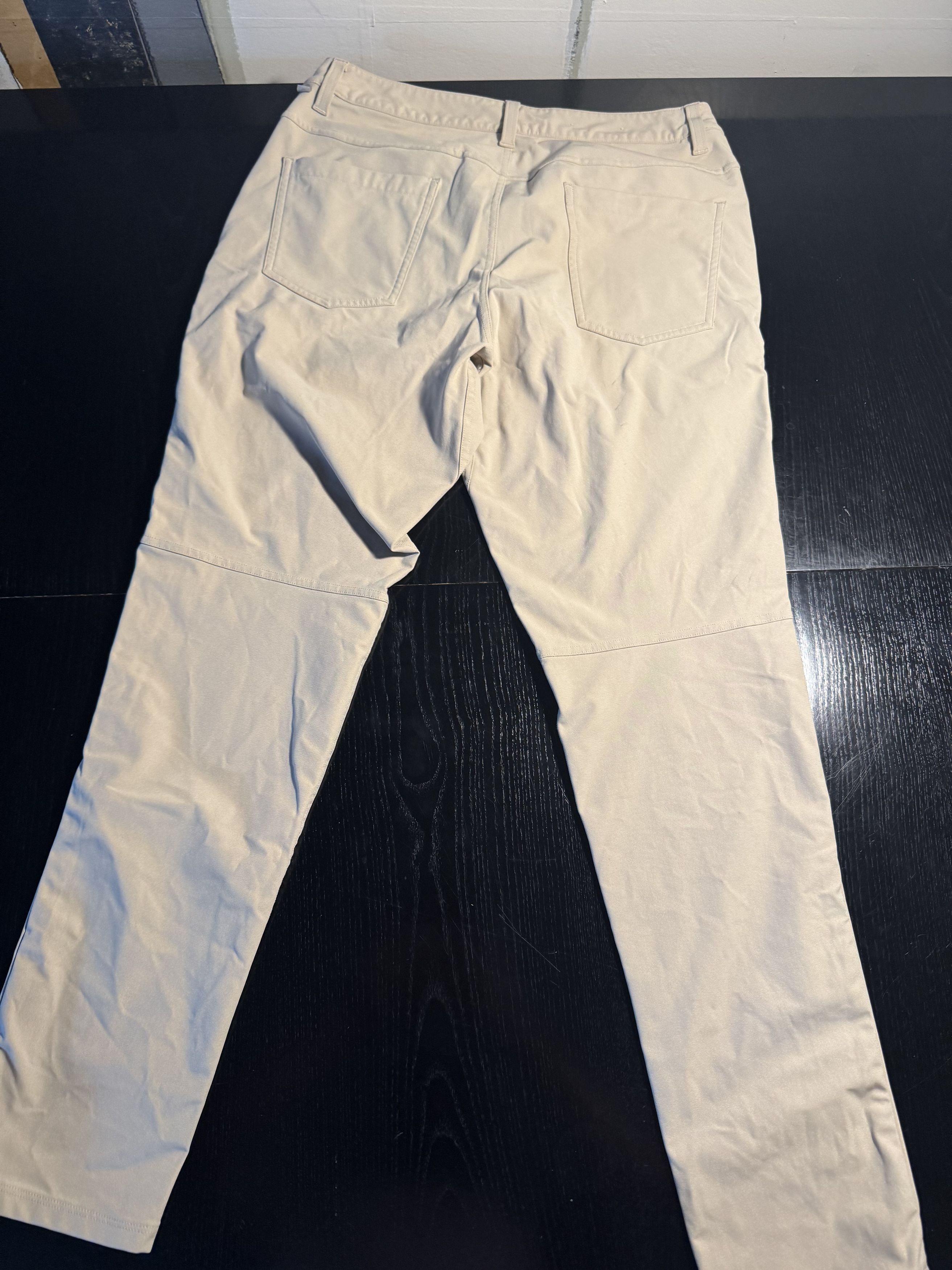 Lululemon Lululemon Khaki Size US 32 / EU 48 - 4 Thumbnail