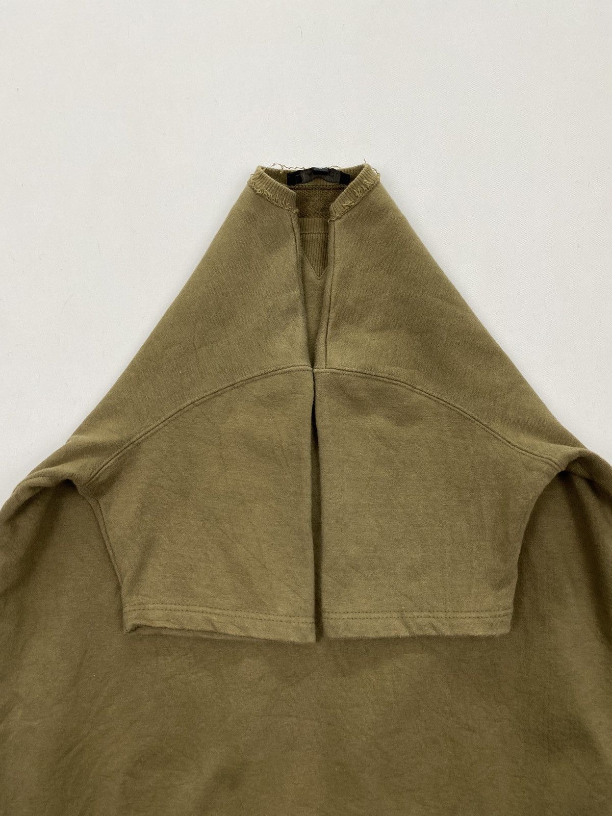 A.P.C. A.P.C. Distressed Cropped Sweatshirt Size US XXS / EU 40 - 5 Thumbnail