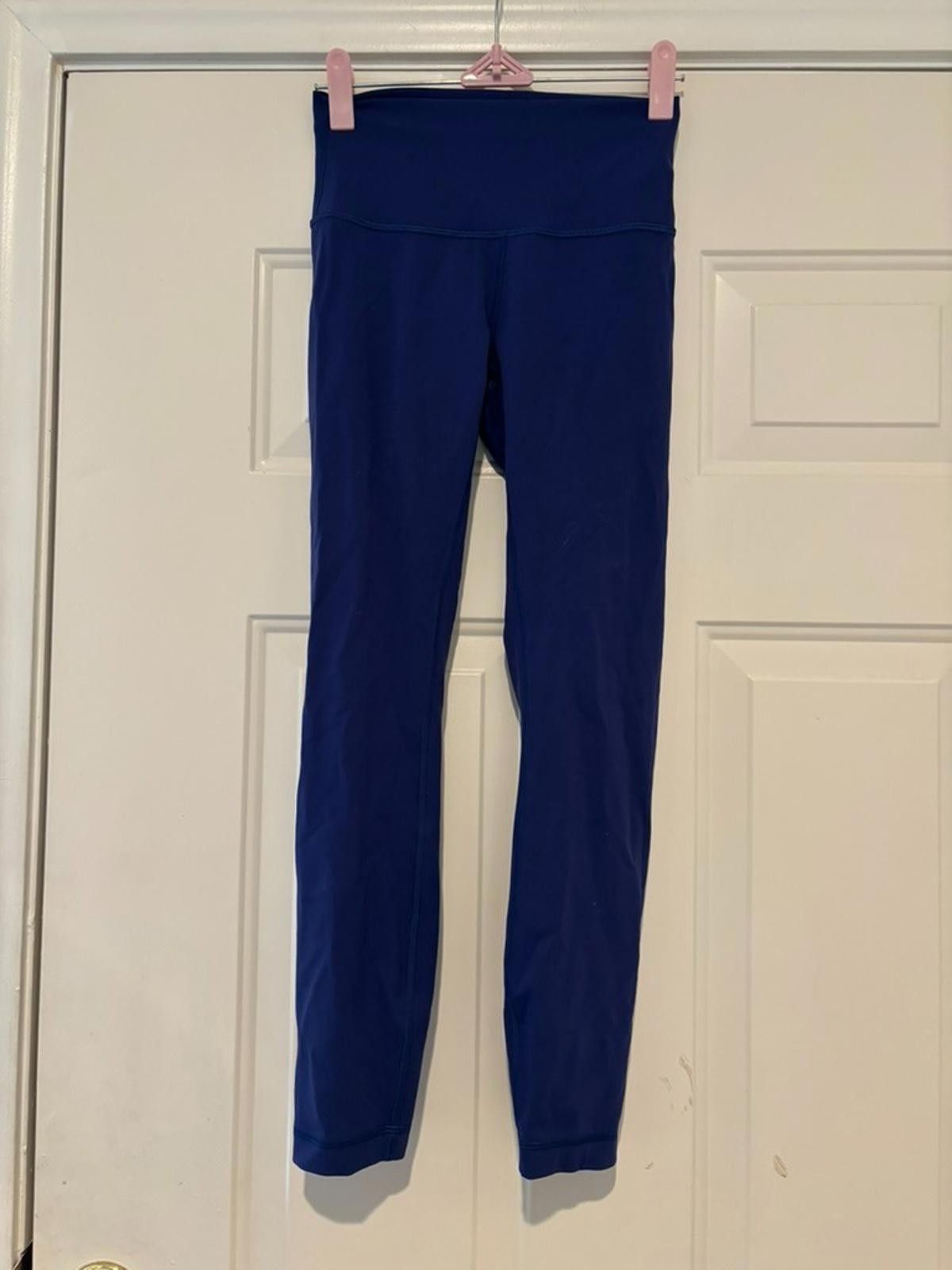Lululemon Lululemon Blue/ NavyCropped Capri Leggings Size 4 #338 Size 27" / US 4 / IT 40 - 1 Thumbnail