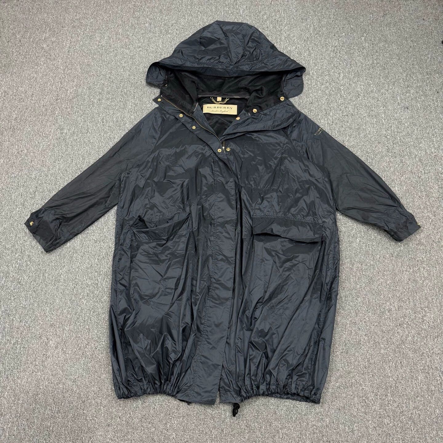 Burberry Burberry black lightweight fish tail trench coat M Size M / US 6-8 / IT 42-44 - 1 Thumbnail