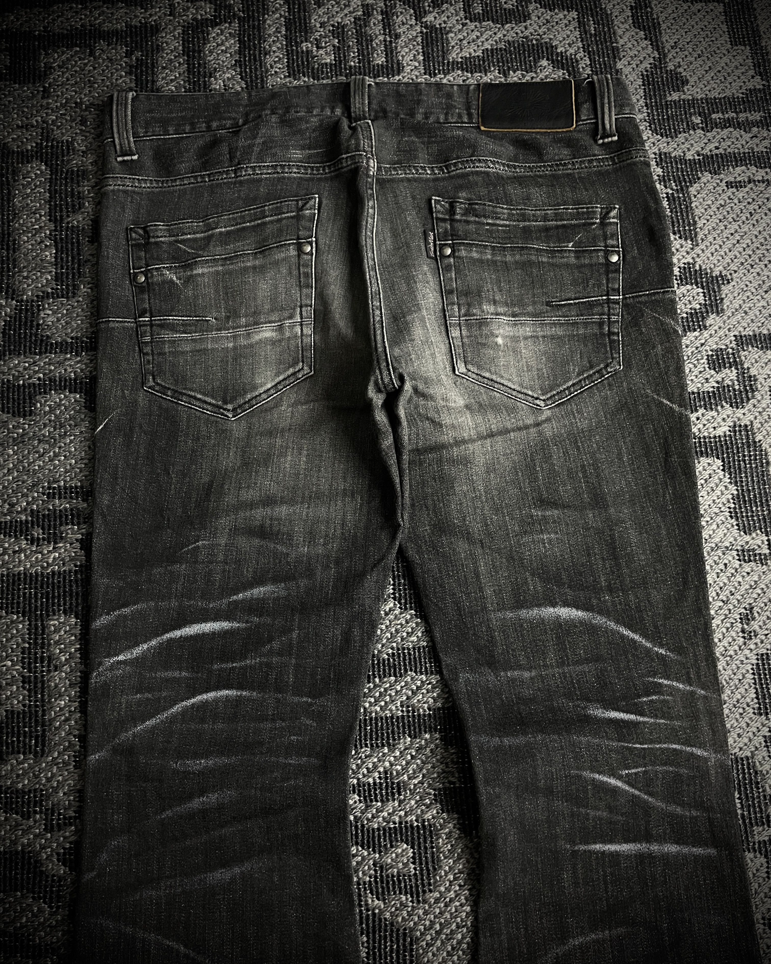Tornado Mart Tornado Mart Black Whiskered Faded Flared Denim Size US 33 - 8 Thumbnail