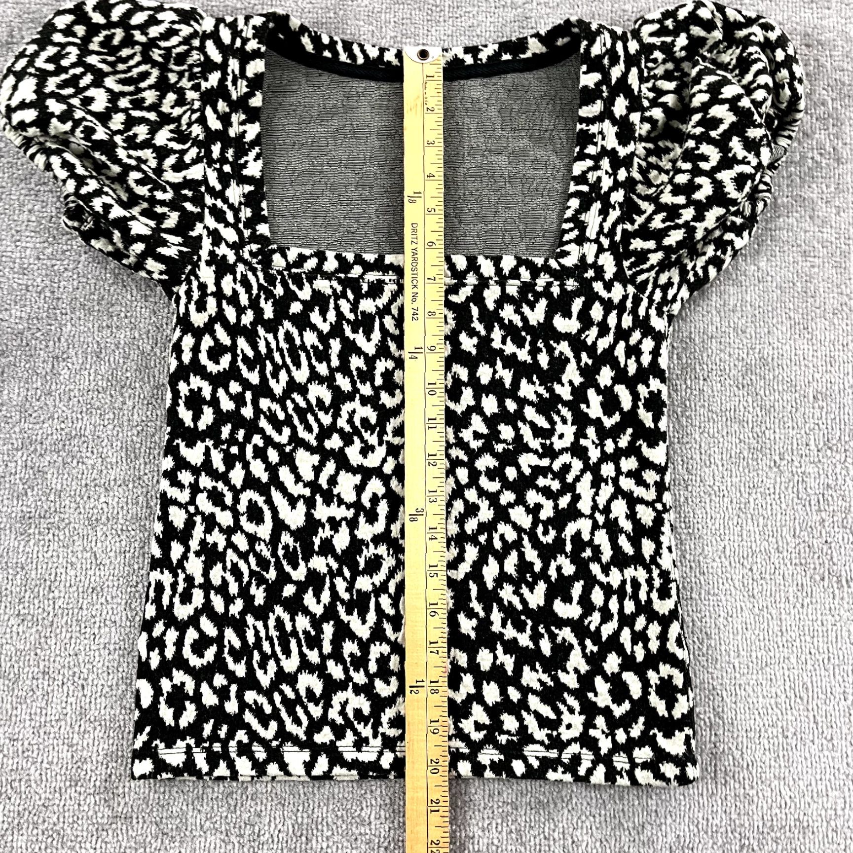 Free People FREE PEOPLE Top Womens Small Tan Black Leopard Print No Type Square Puff Blouse Size S / US 4 / IT 40 - 4 Thumbnail