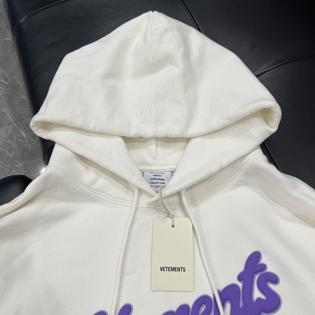 Vetements Vetements Logo Hoodie Size US M / EU 48-50 / 2 - 5 Thumbnail