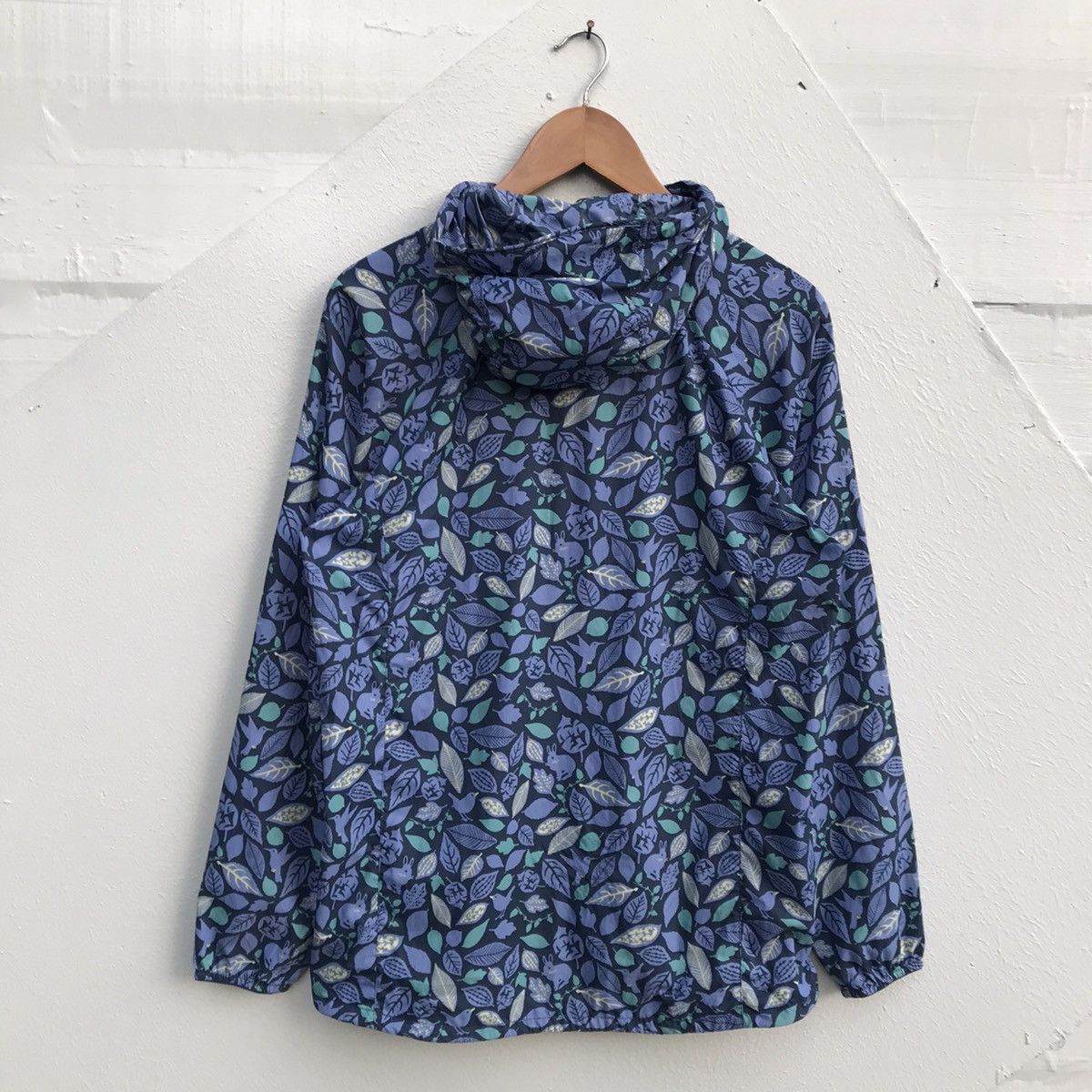 Montbell Montbell art floral lightweight windbreaker Size L / US 10 / IT 46 - 1 Thumbnail