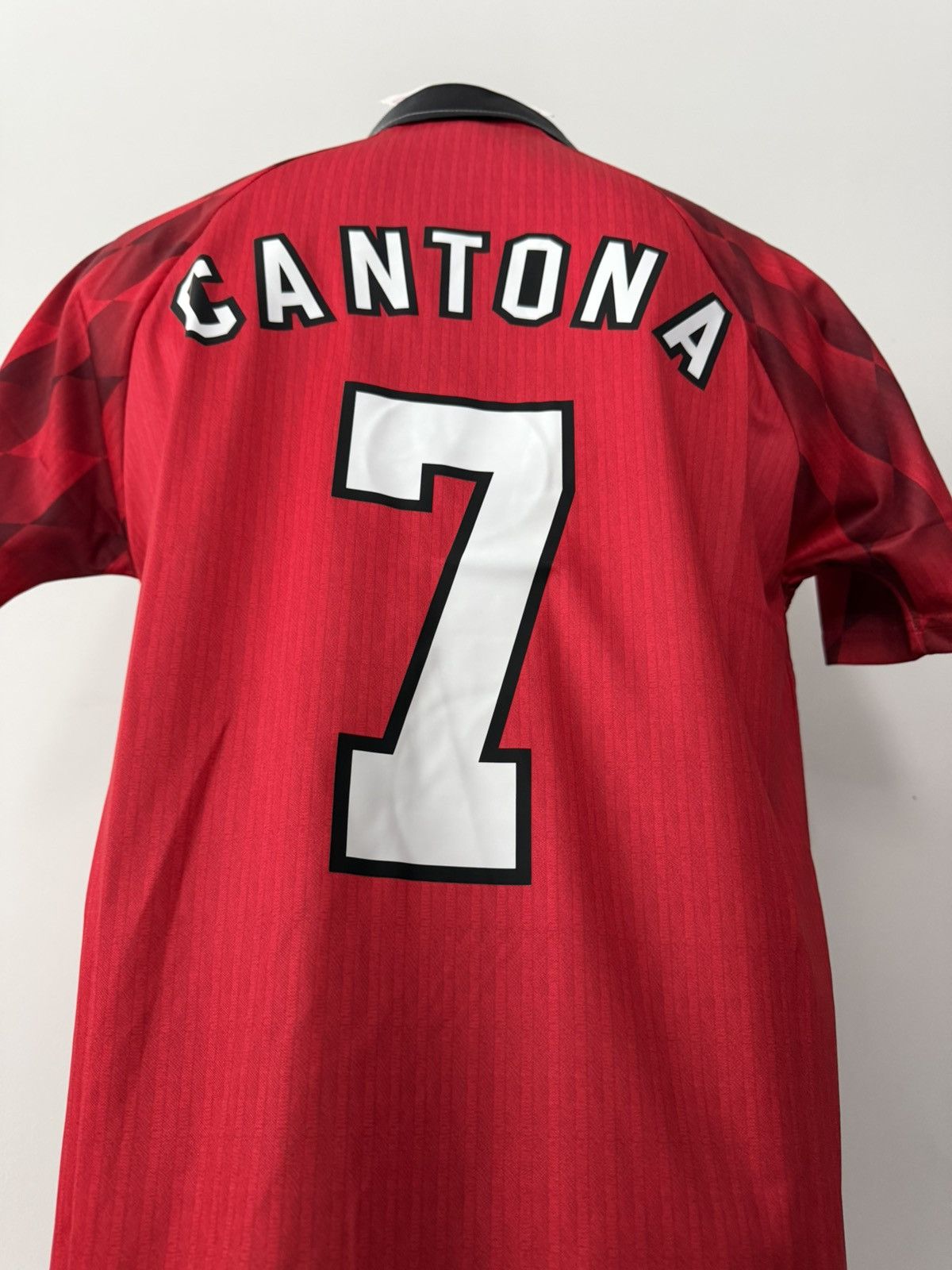 Umbro Eric Cantona #7 Manchester United Red New Men Soccer Jersey Size US S / EU 44-46 / 1 - 11 Thumbnail