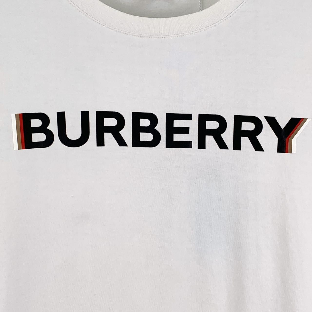 Burberry Burberry White Letter Logo Print Short Sleeve T-shirt K26WX Size US L / EU 52-54 / 3 - 4 Thumbnail