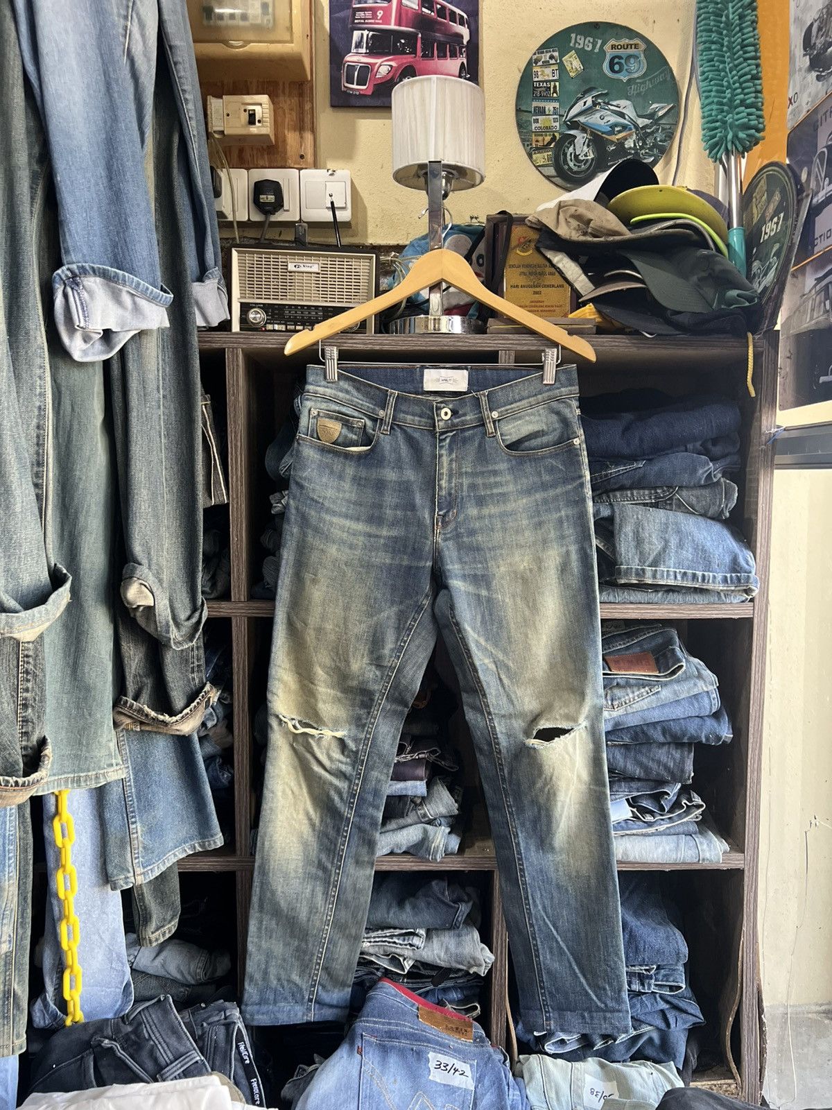 April 77 🔥April 77 Distressed Denim Size US 31 - 1 Thumbnail