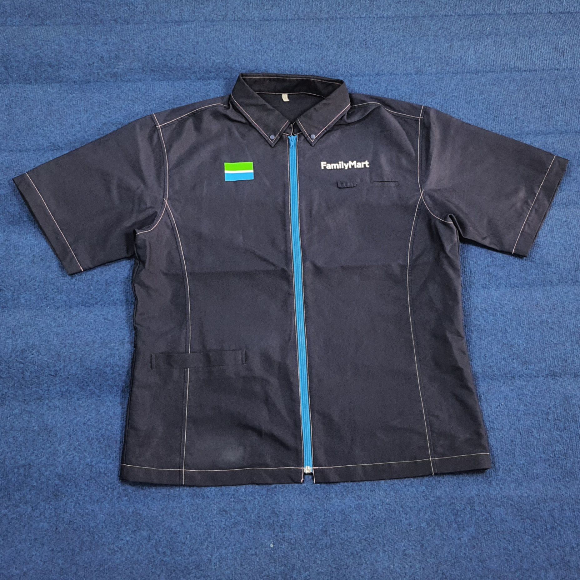 Japanese Brand Vintage Family Mart Japan Staff Uniform Work C301N7 Size US L / EU 52-54 / 3 - 1 Thumbnail